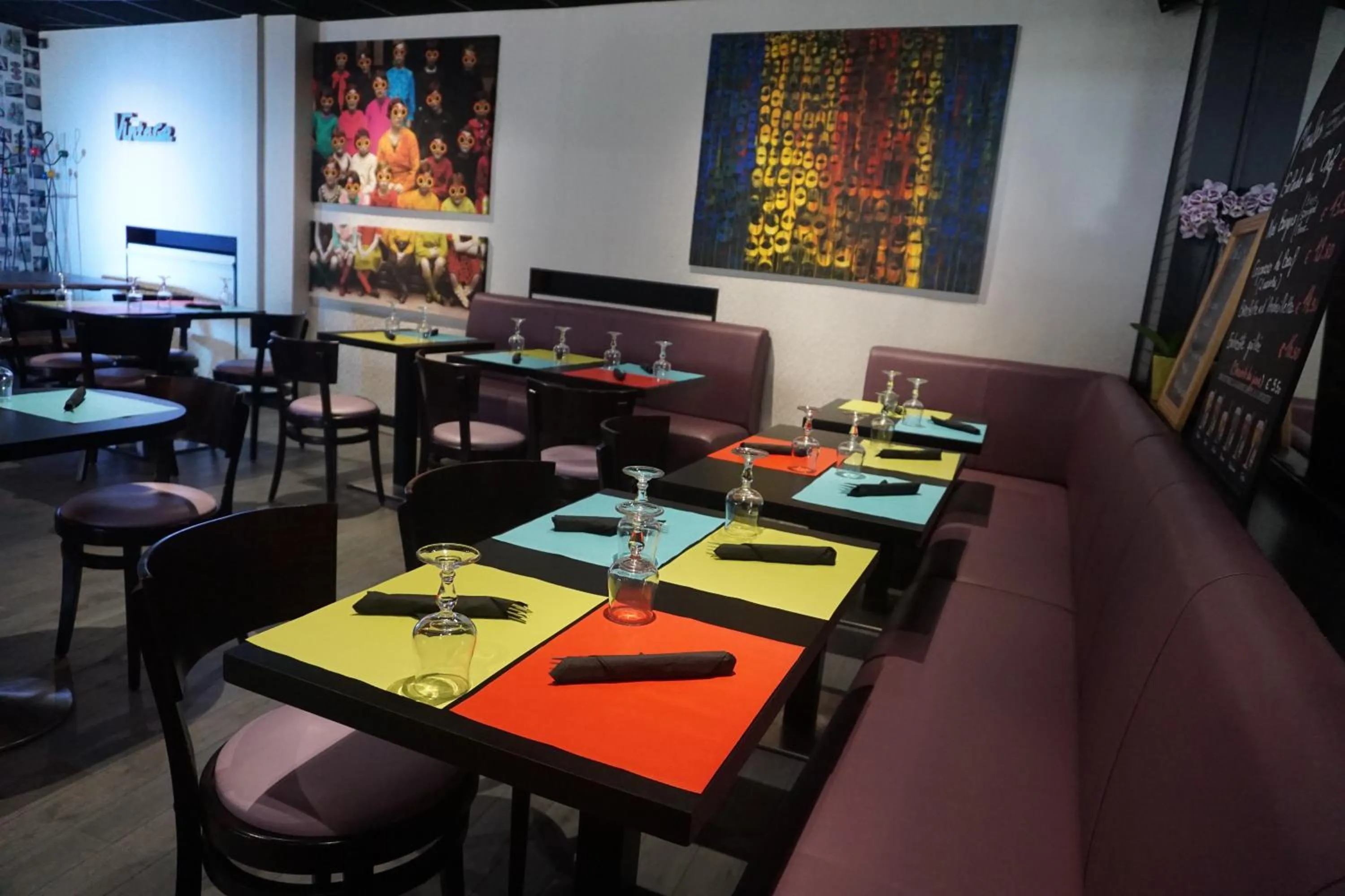 Restaurant/places to eat in Le Relais De La Place