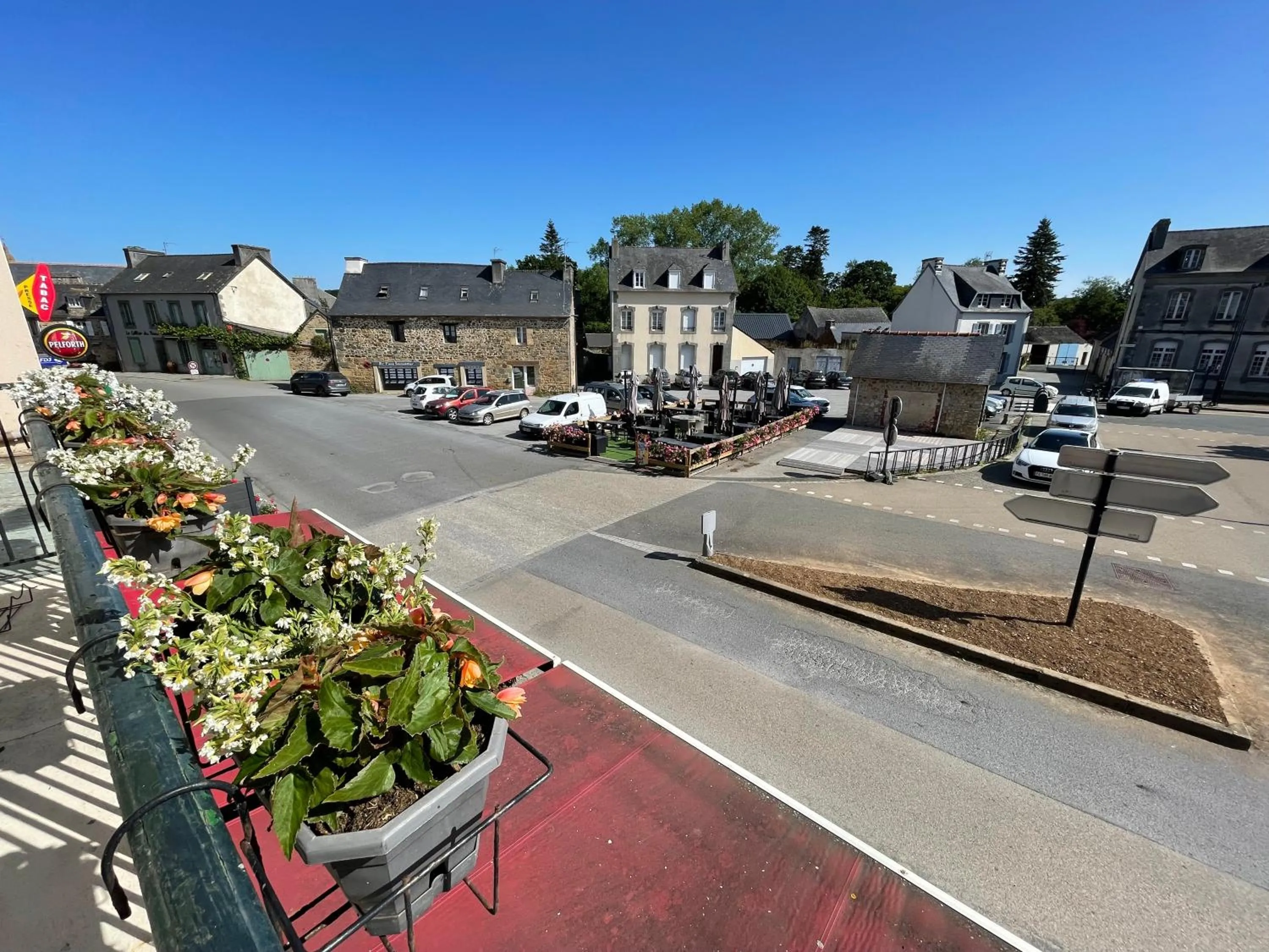 Day in Le Relais De La Place