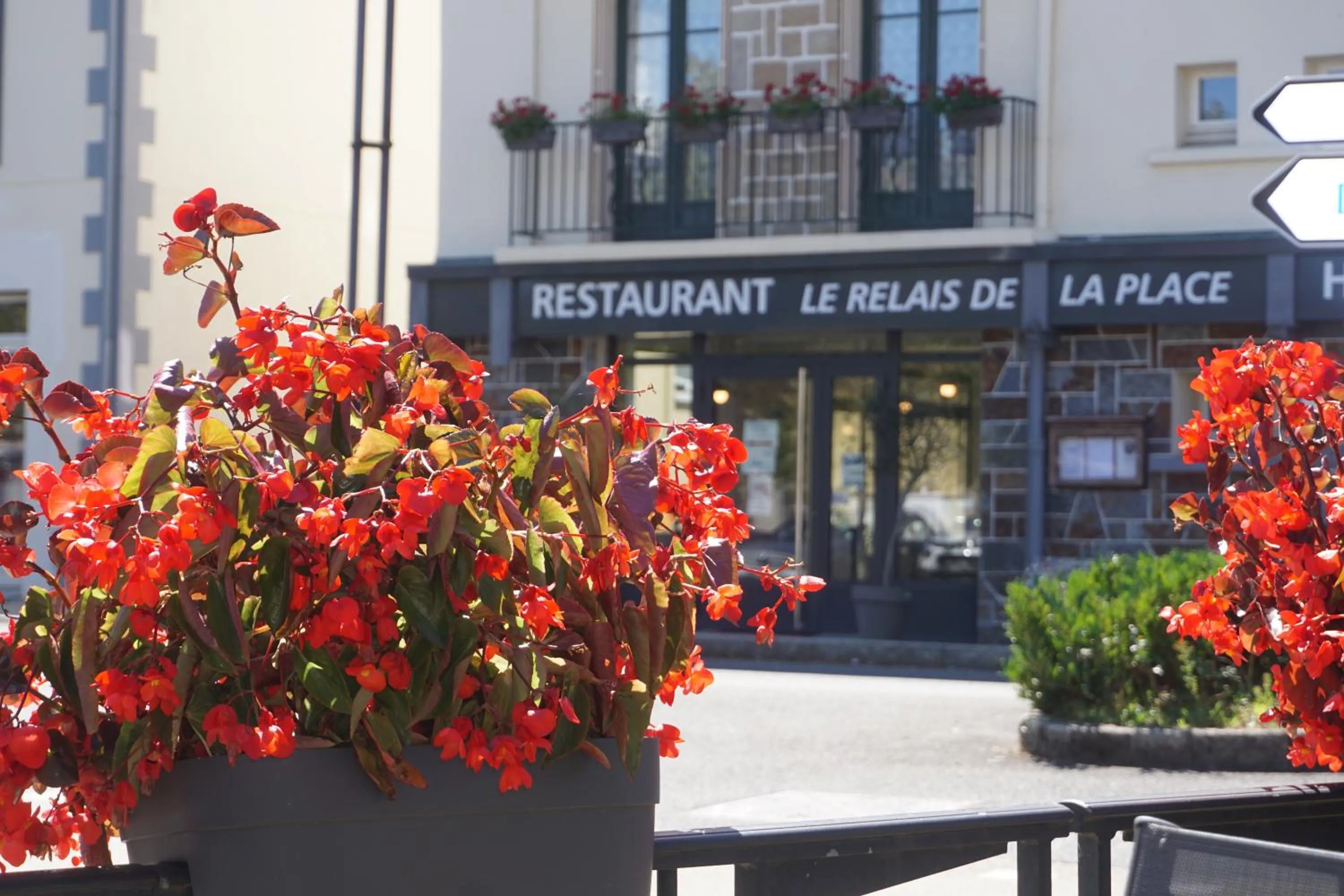 Facade/entrance in Le Relais De La Place