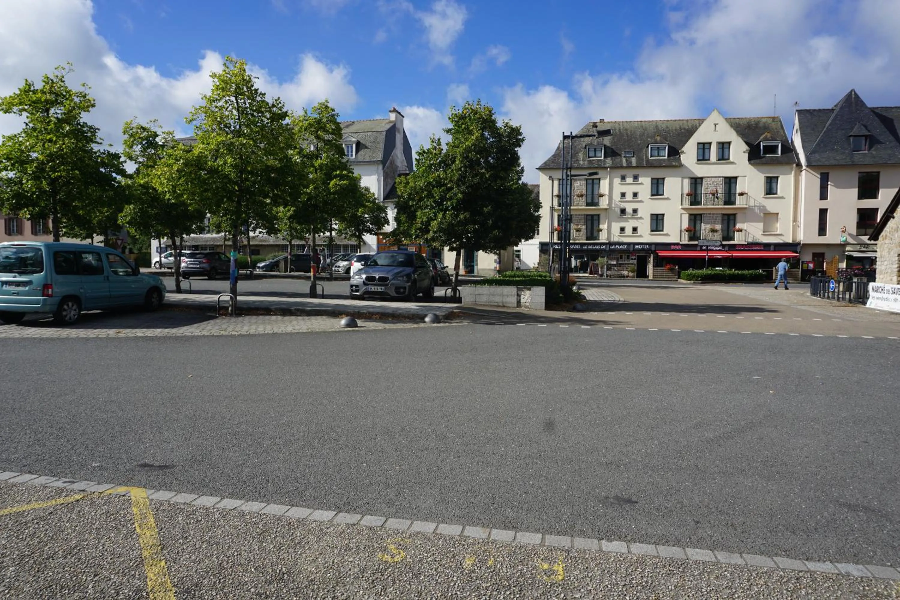 Property building in Le Relais De La Place