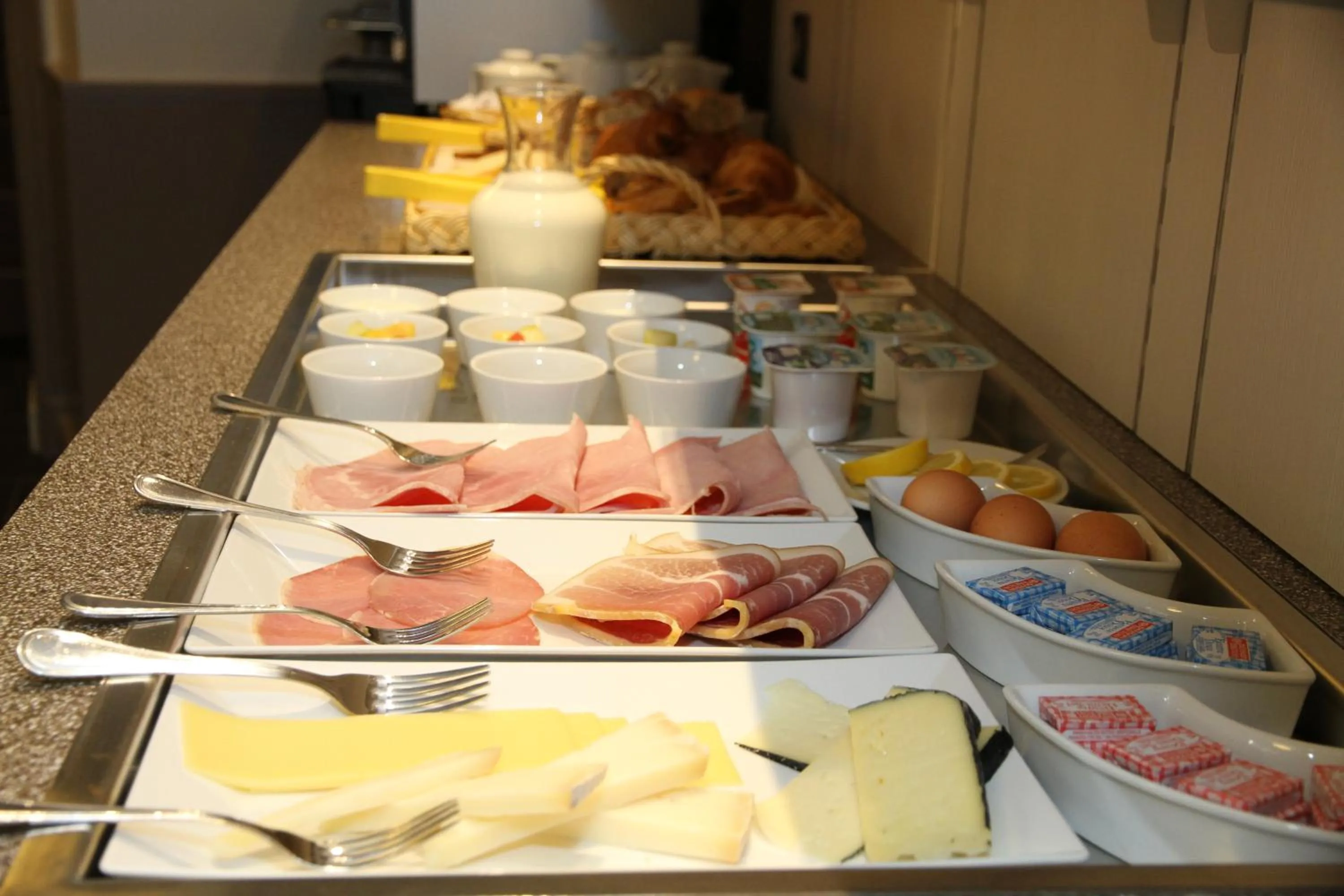 Restaurant/places to eat in Logis Hôtel Le Central