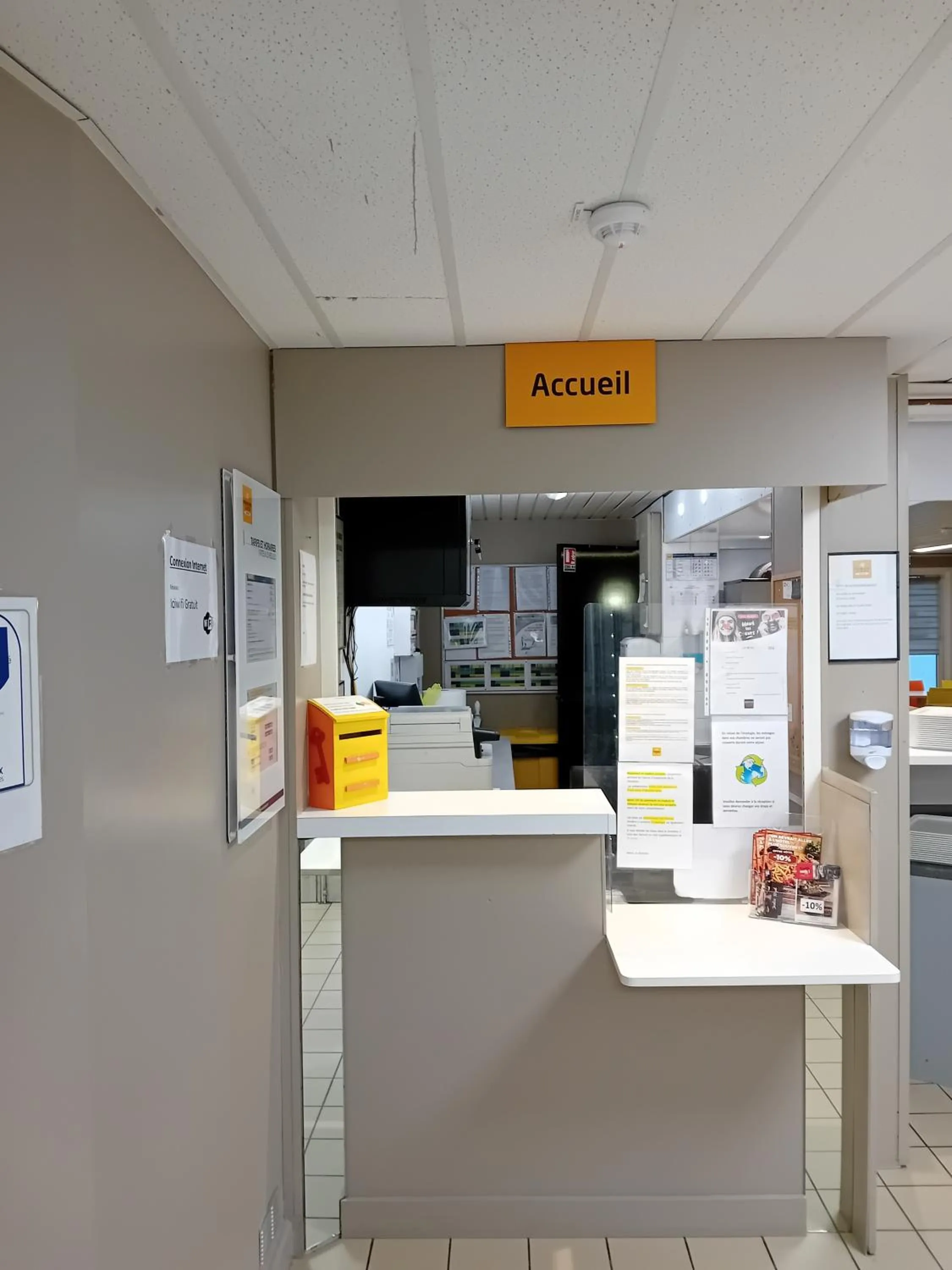 Lobby or reception in Premiere Classe Niort Est - Chauray