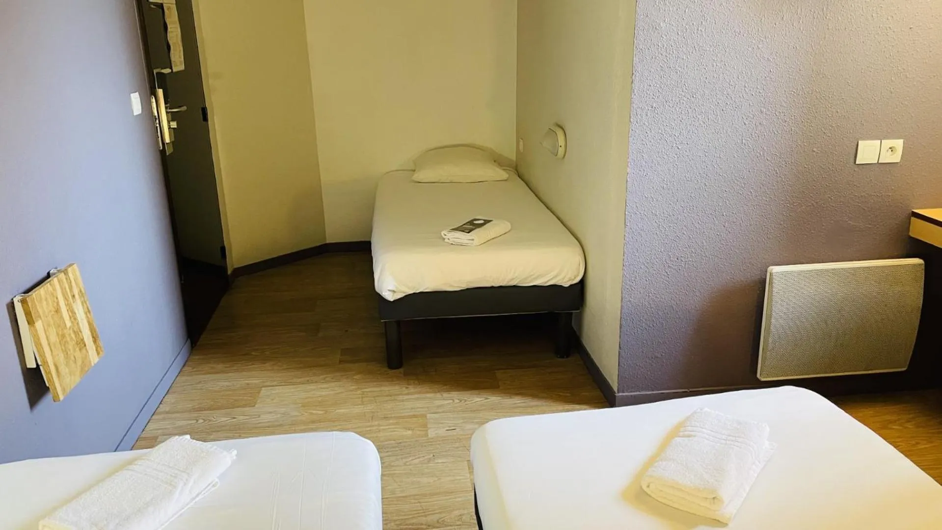 Bedroom, Bed in Premiere Classe Niort Est - Chauray