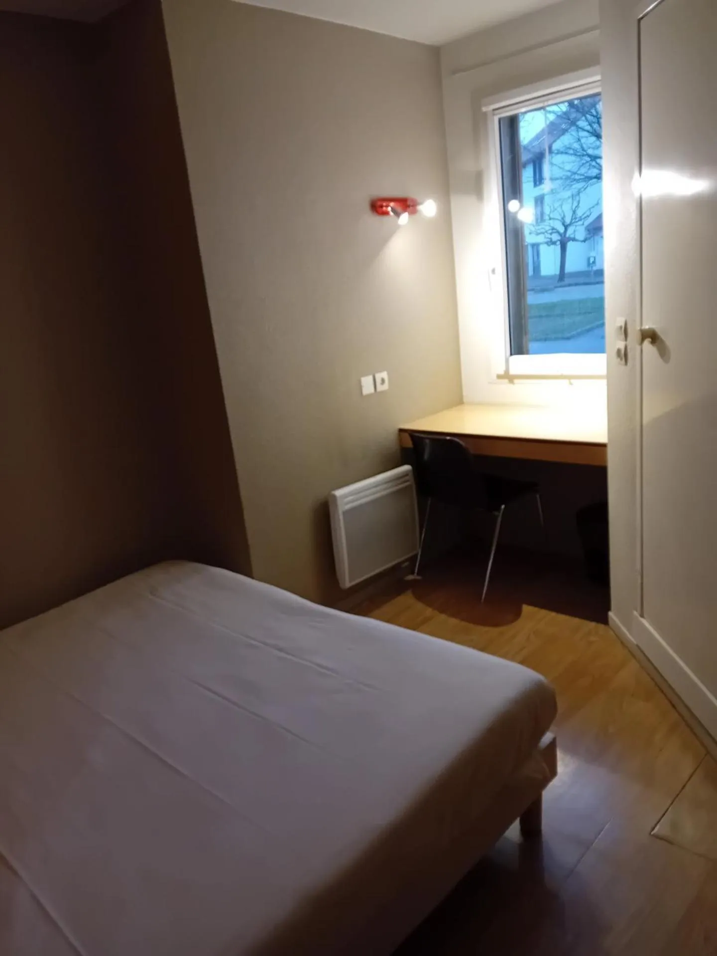 Bedroom, Bed in Premiere Classe Niort Est - Chauray