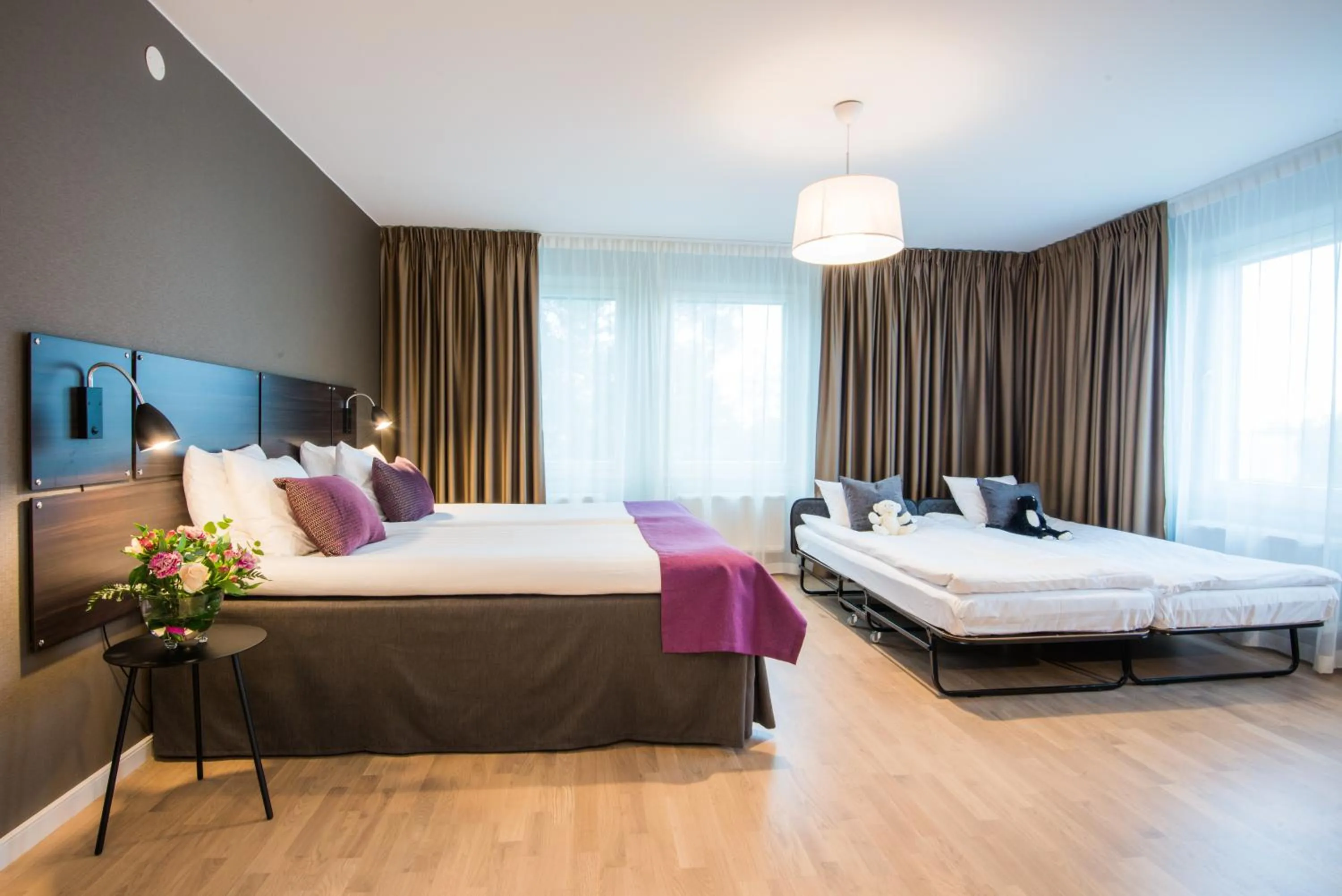 Bedroom, Bed in Best Western Plus Park Airport Hotel