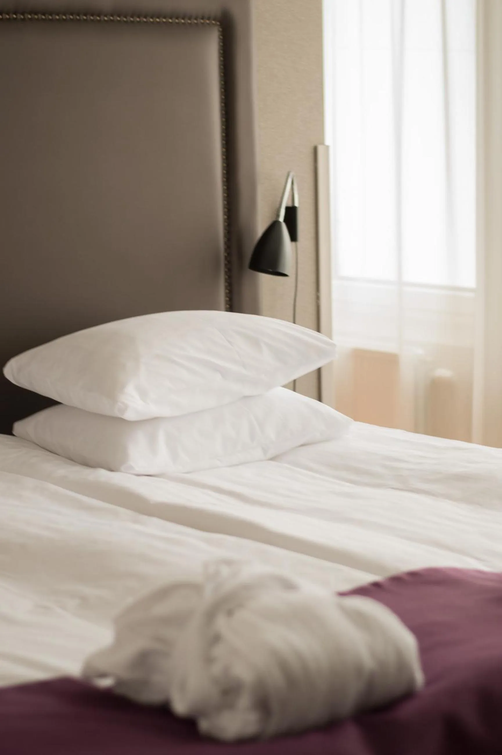 Bed in Best Western Plus Park Airport Hotel