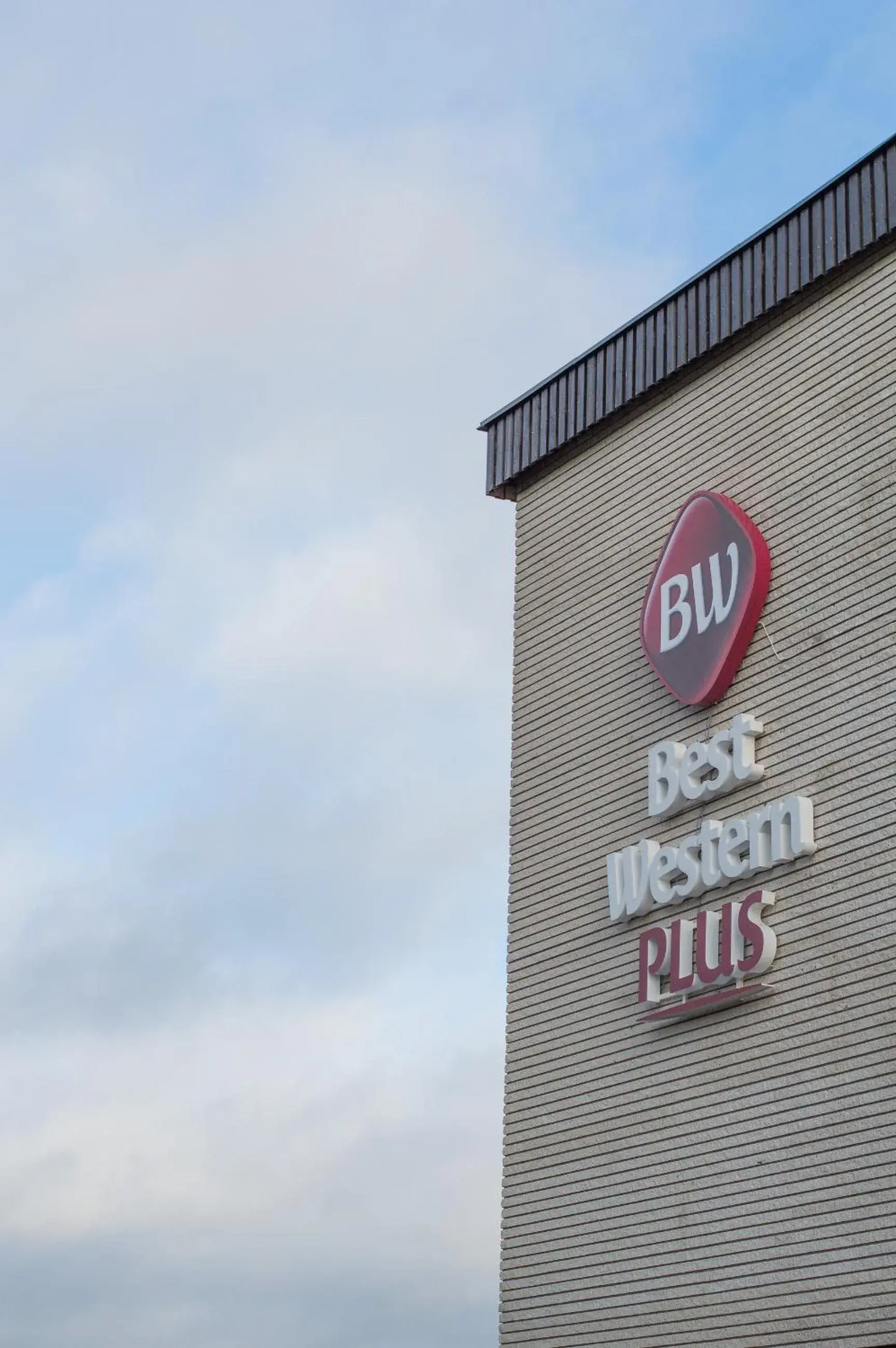 Property building in Best Western Plus Park Airport Hotel Property building in Best Western Plus Park Airport Hotel