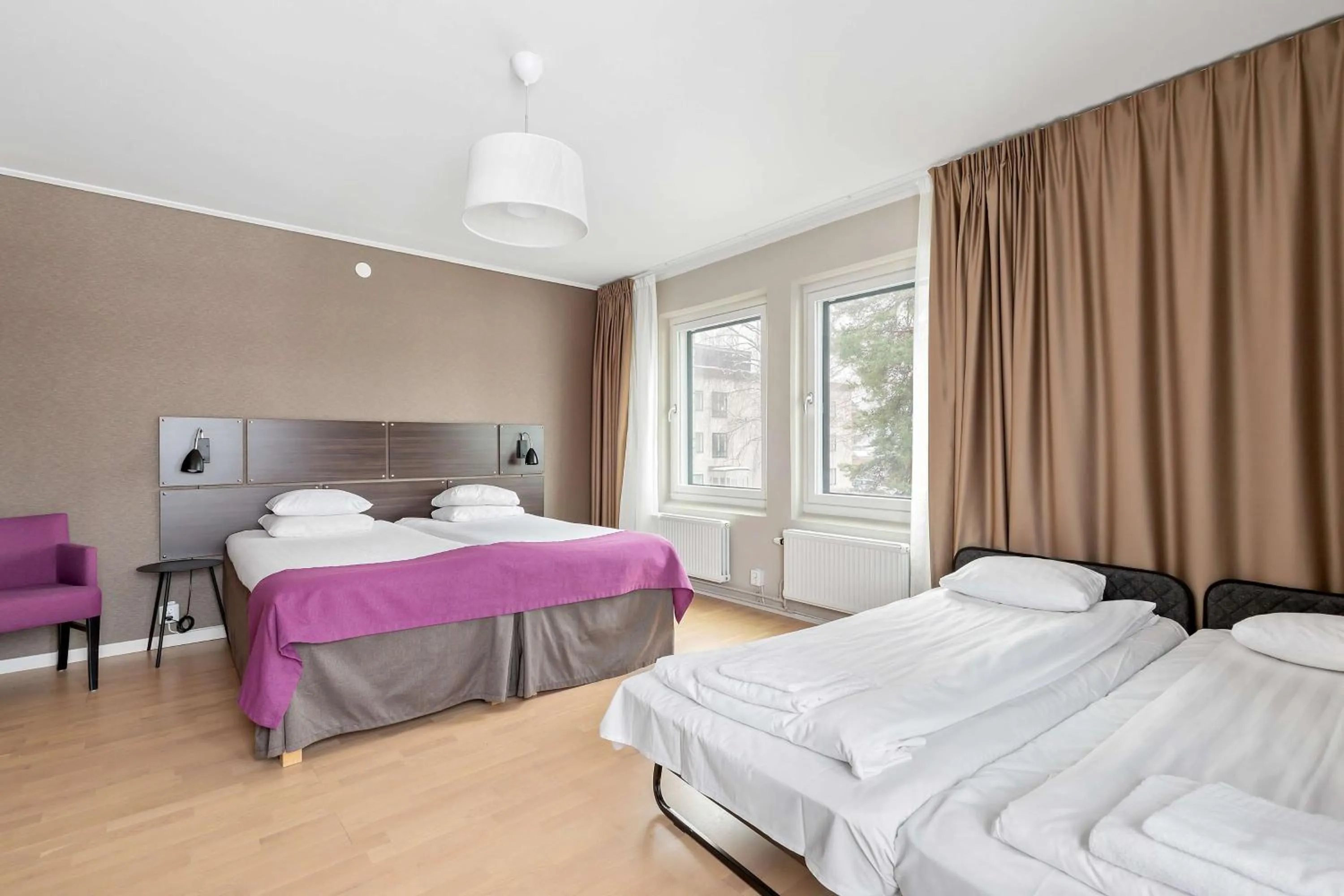 Bedroom, Bed in Best Western Plus Park Airport Hotel