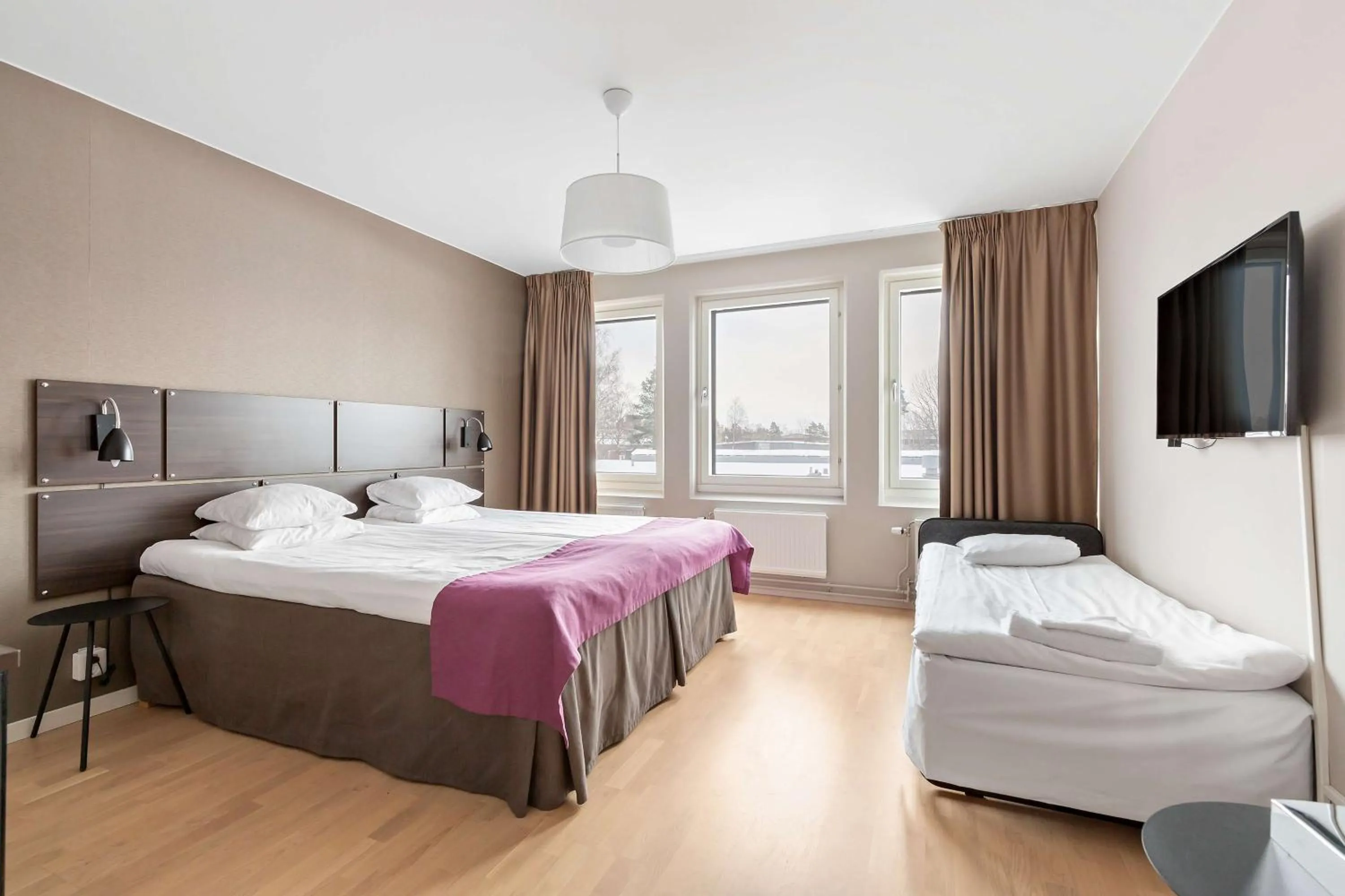 Bedroom, Bed in Best Western Plus Park Airport Hotel