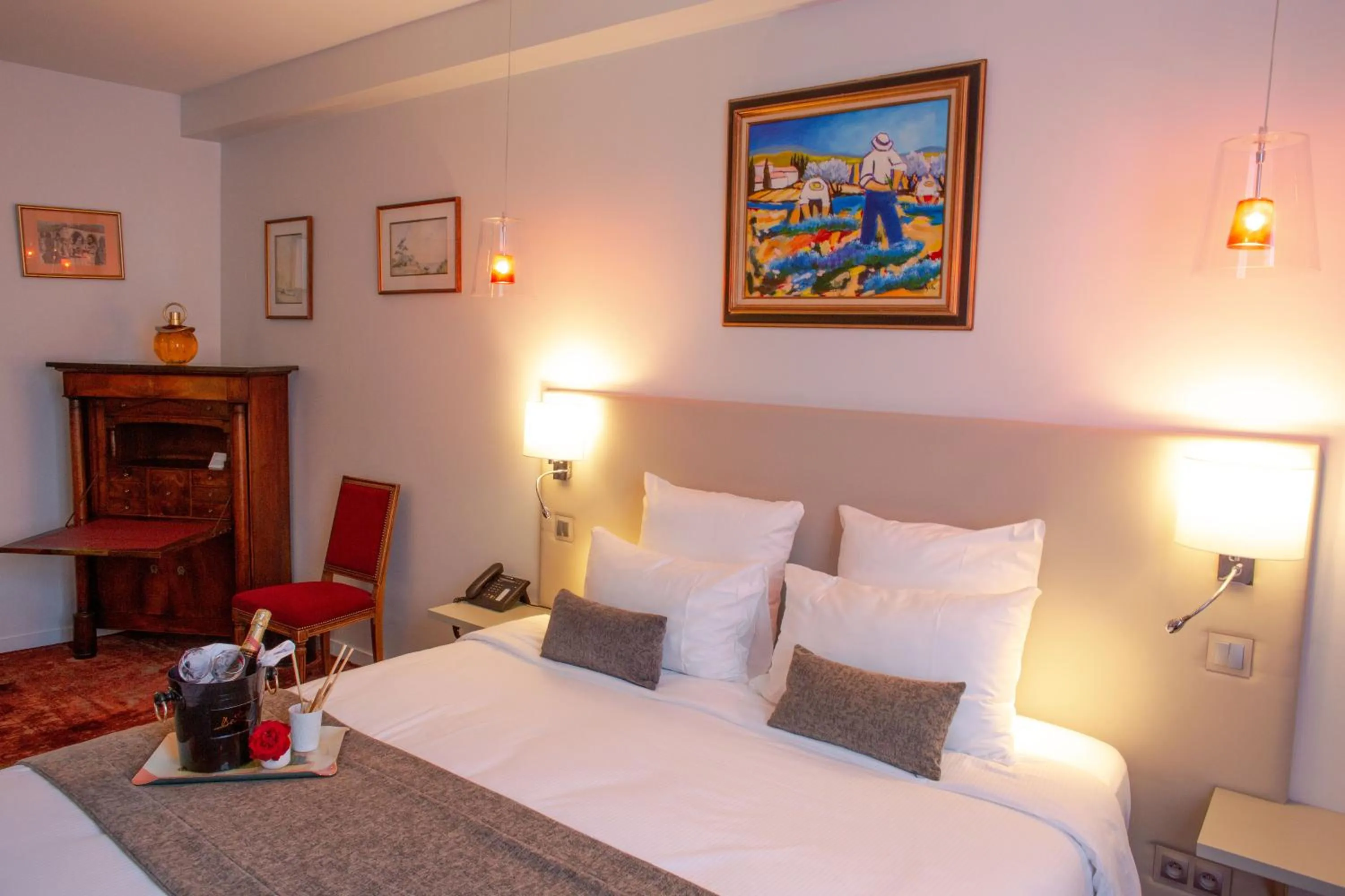 Bed in Hôtel Spa - Au Charme Rabelaisien