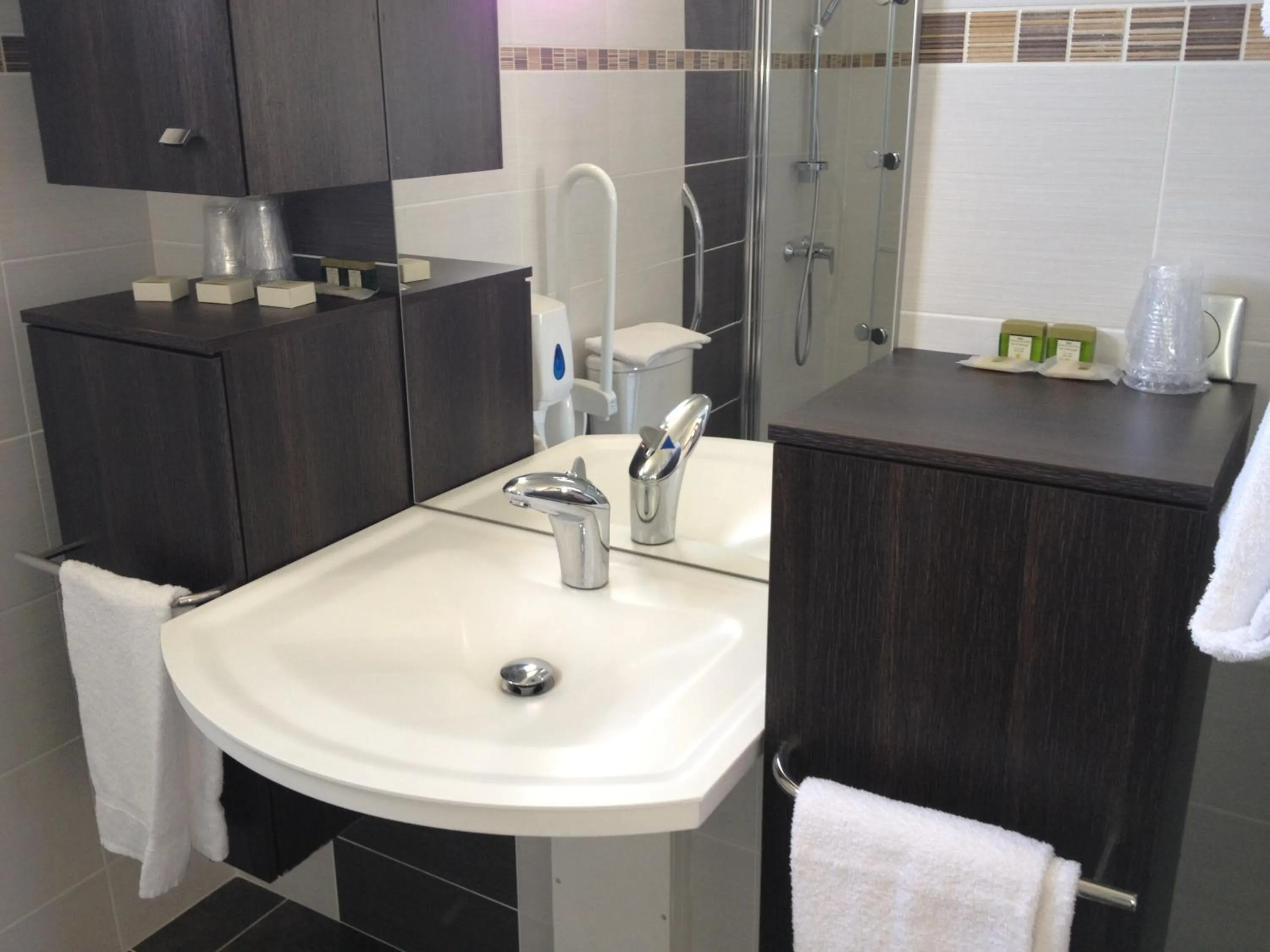 Bathroom in La Chartreuse Logis Hotel Restaurant