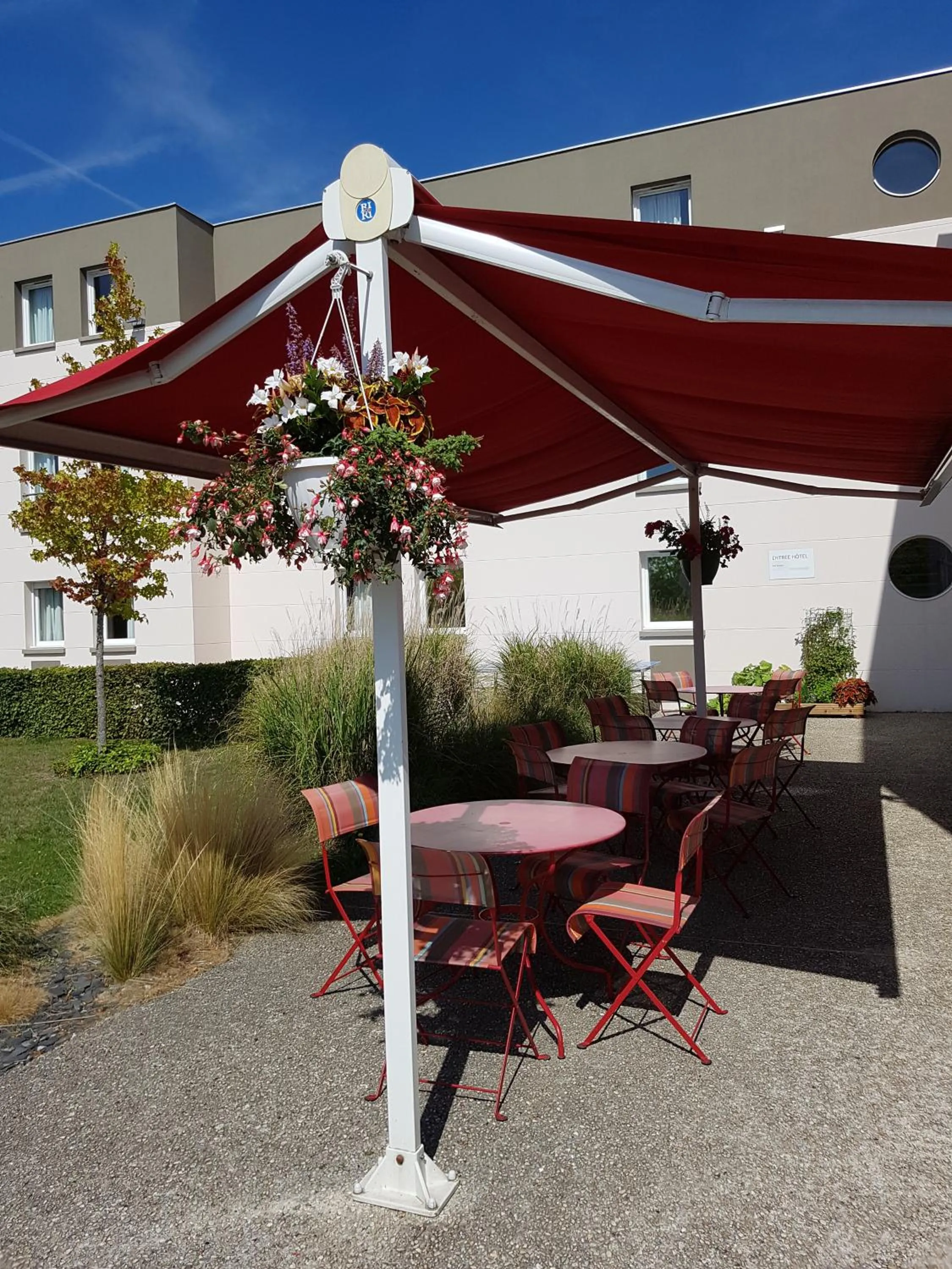Patio in ibis Styles Compiegne