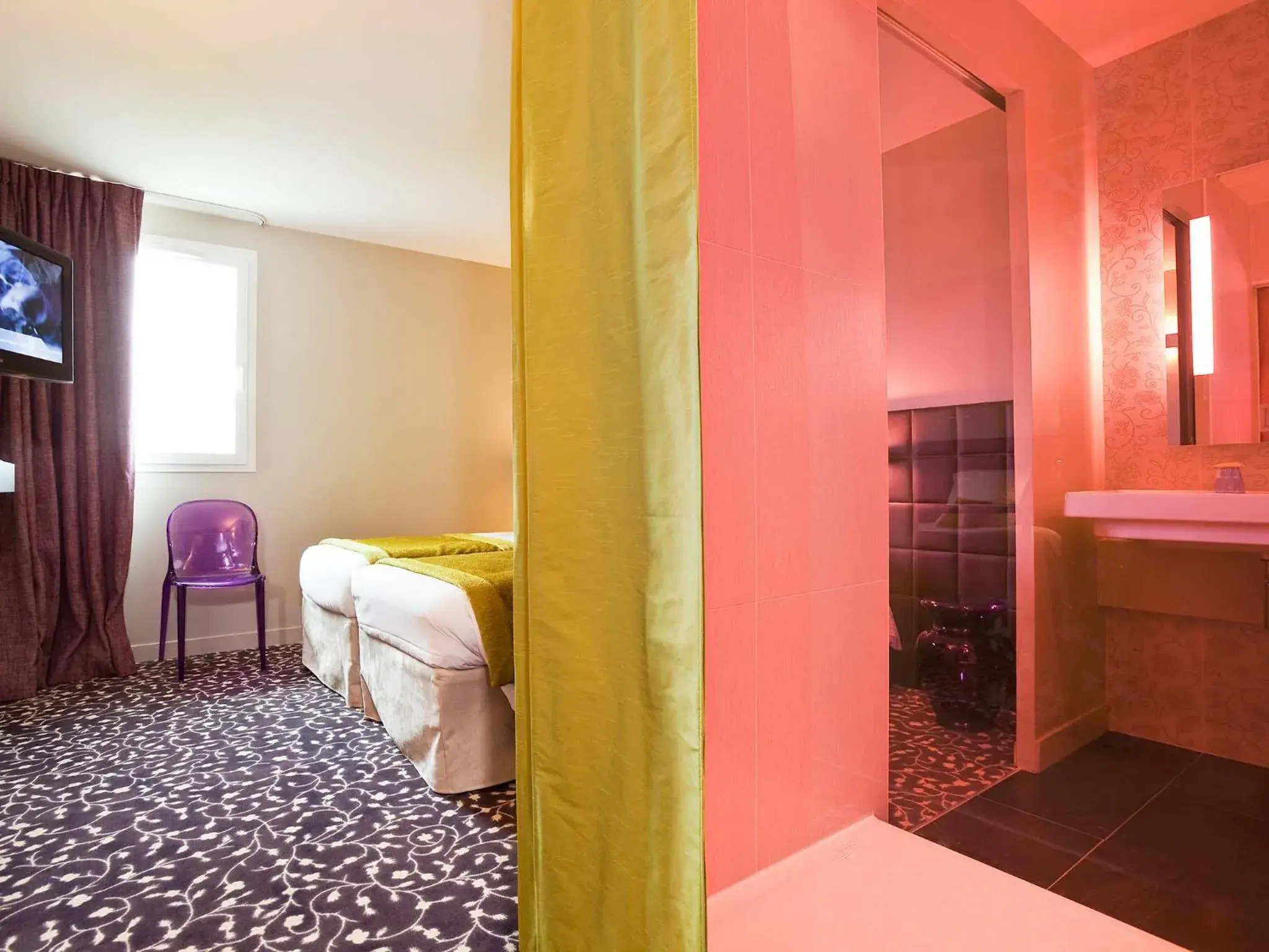 Bed in ibis Styles Compiegne Bed in ibis Styles Compiegne