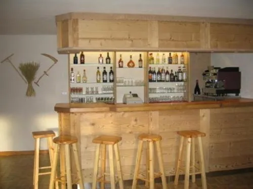 Lounge or bar in Alpen Roc