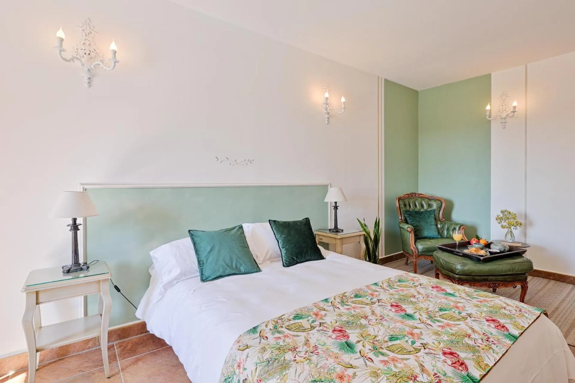 Bed in Hostellerie du Cigalou