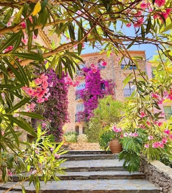 Spring in Hostellerie du Cigalou