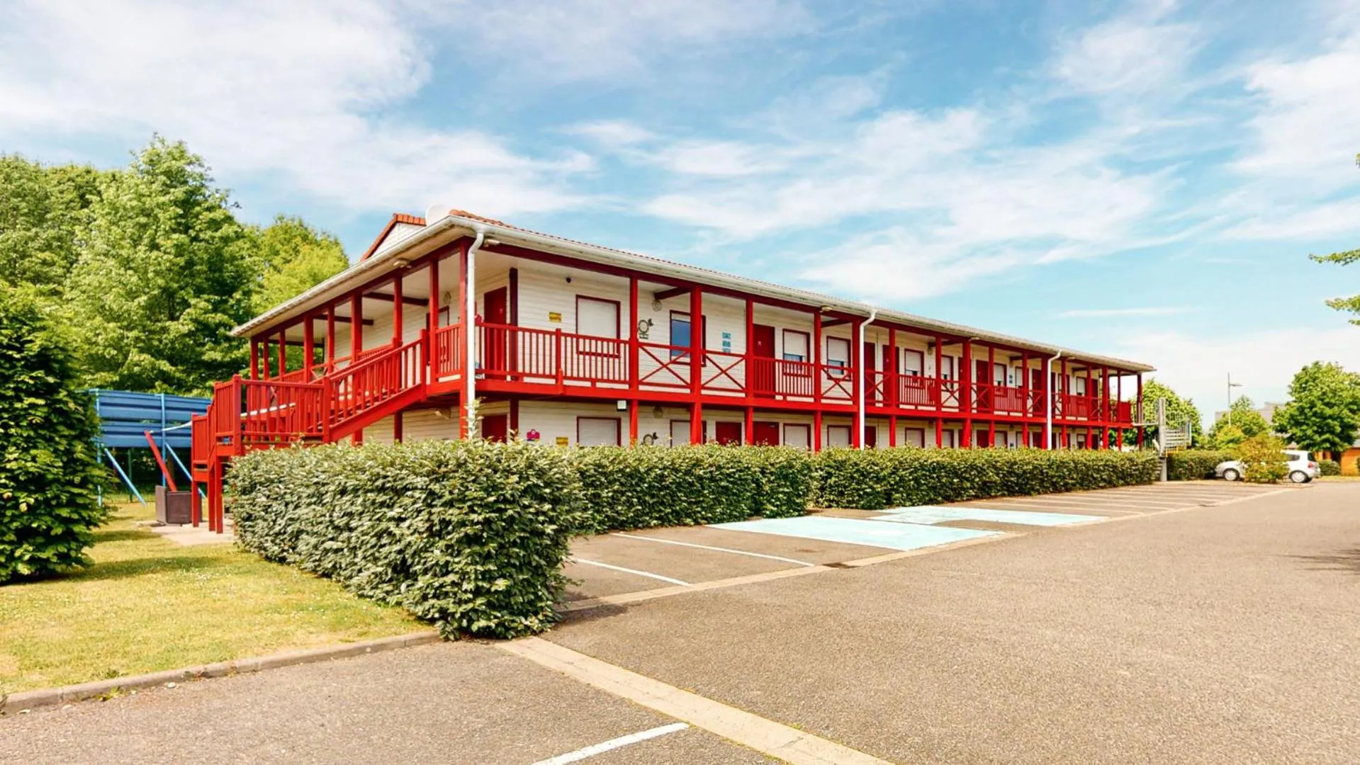 Property building in Everhotel route64 Tarbes-Ibos