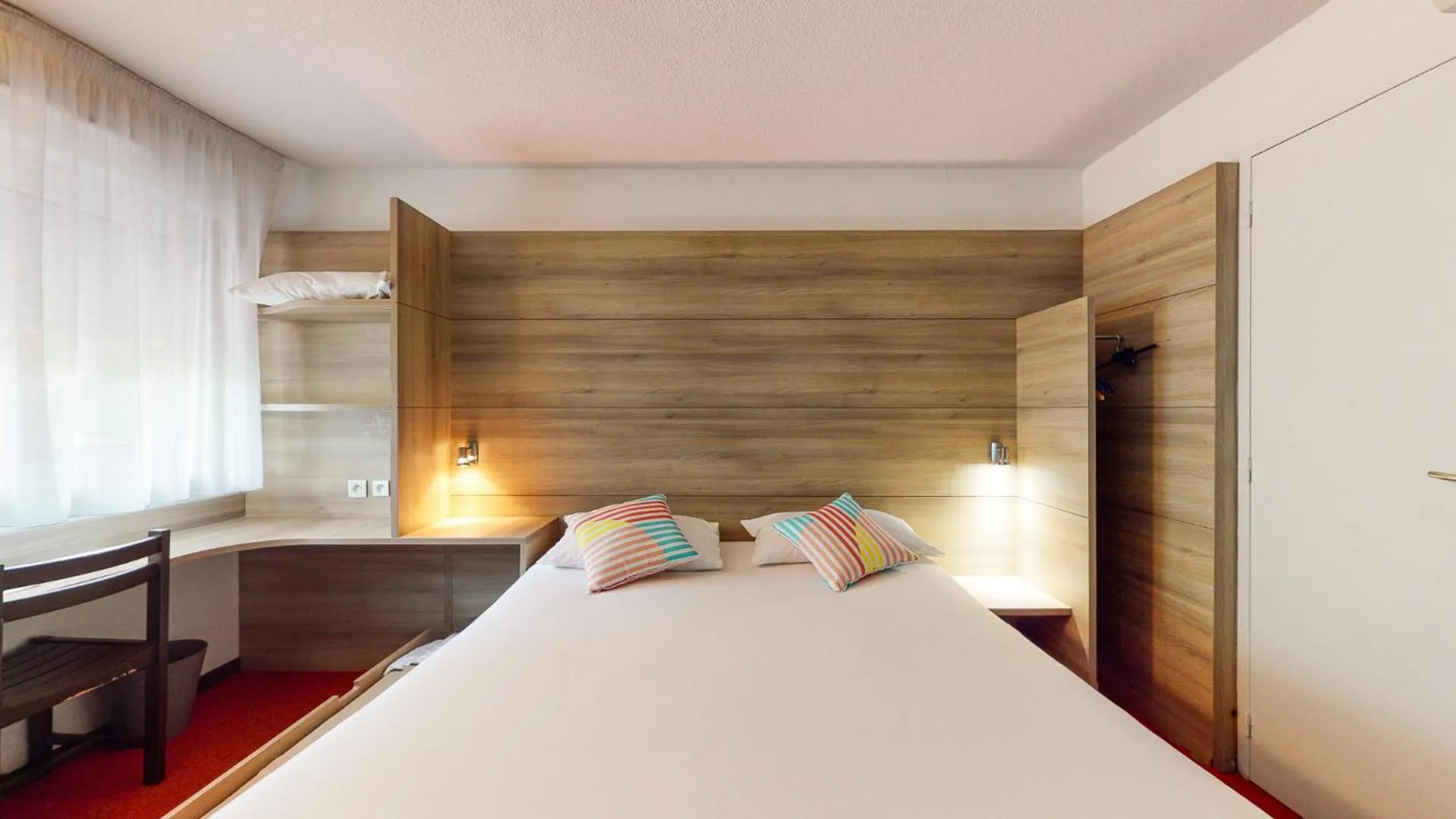 Bedroom, Bed in Everhotel route64 Tarbes-Ibos