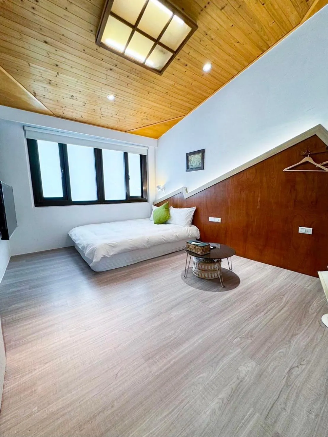 Photo of the whole room, Bed in 慢步南國 台南故事民宿 Slow Tainan Homestay