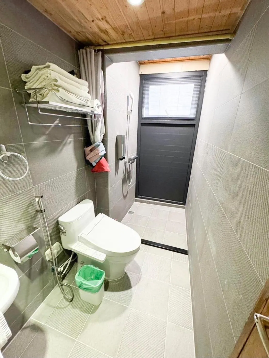 Shower in 慢步南國 台南故事民宿 Slow Tainan Homestay