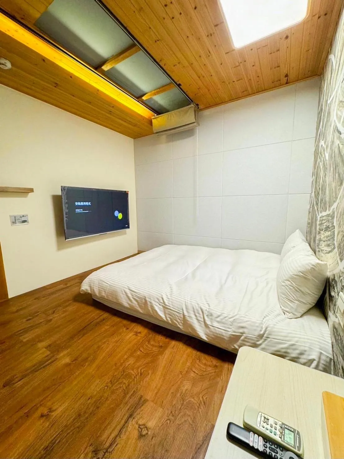 Photo of the whole room, Bed in 慢步南國 台南故事民宿 Slow Tainan Homestay