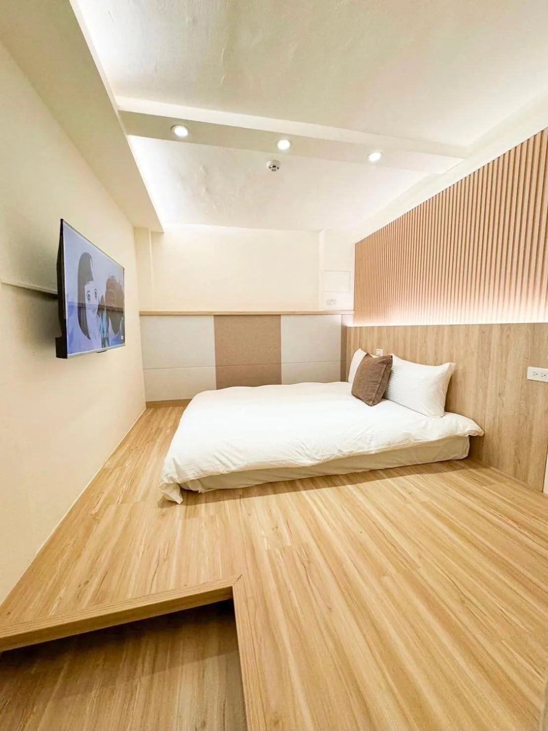 Photo of the whole room, Bed in 慢步南國 台南故事民宿 Slow Tainan Homestay