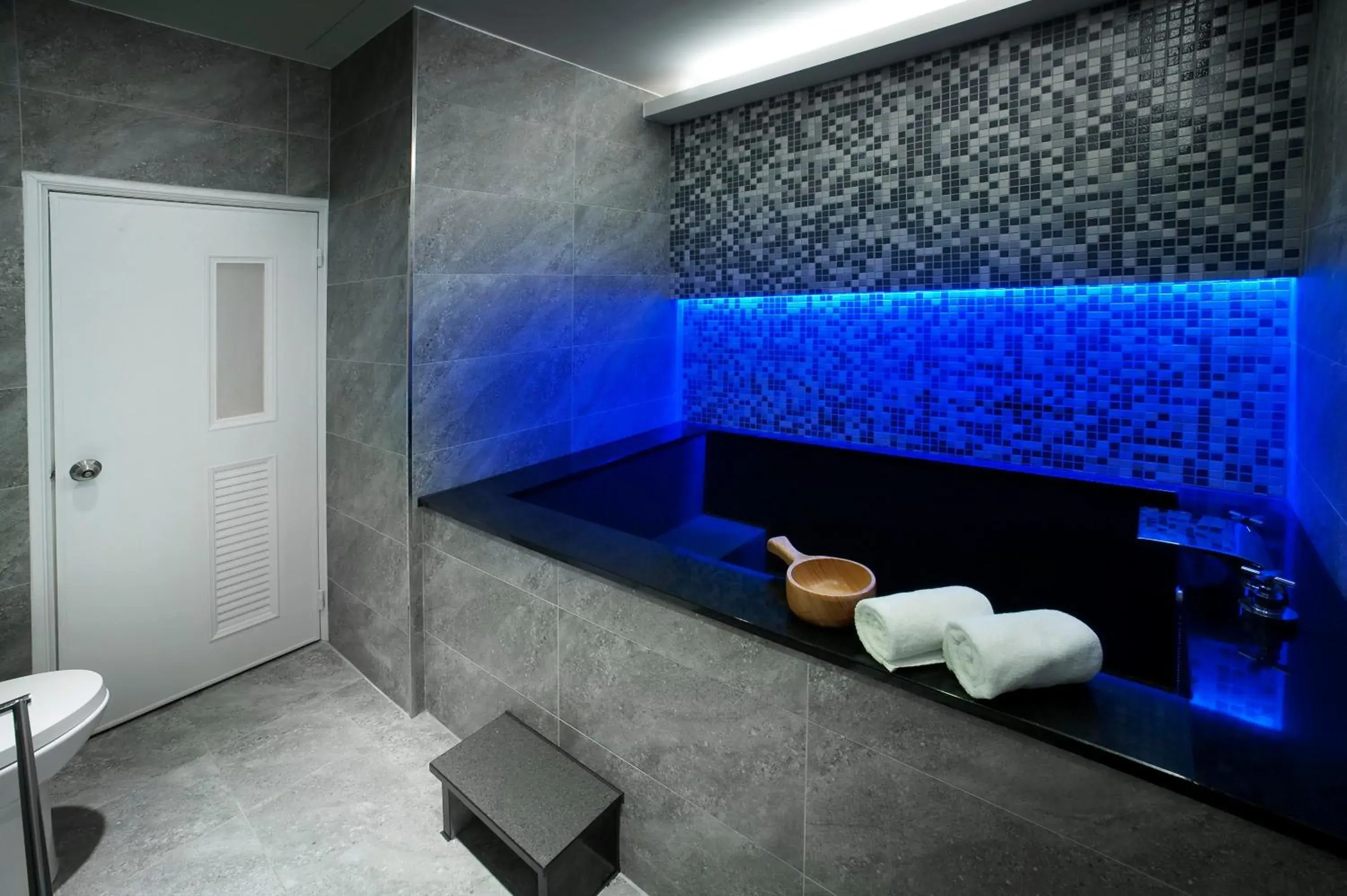 Bathroom, Spa/Wellness in Two Fukun Hotel
