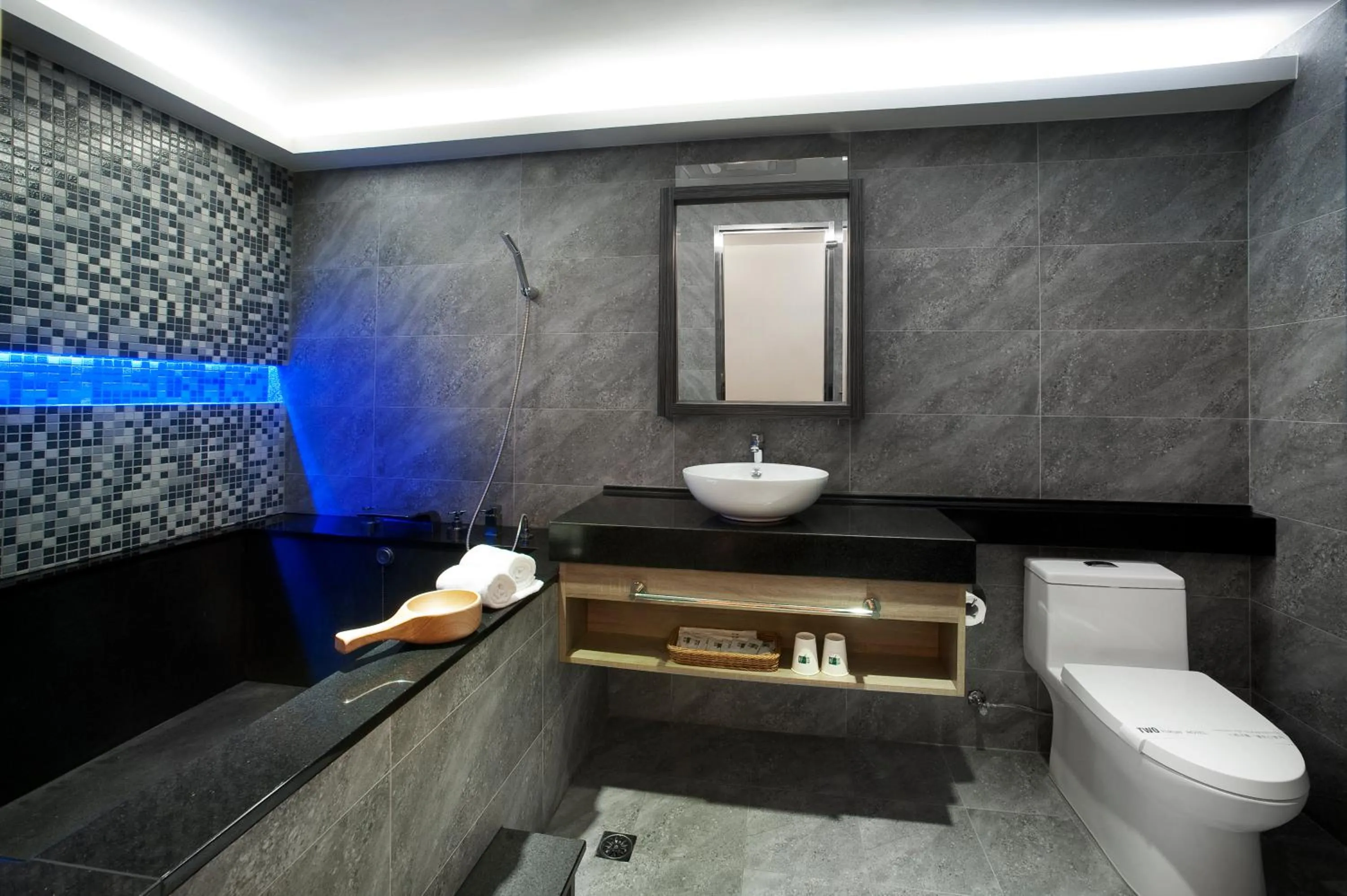 Toilet in Two Fukun Hotel