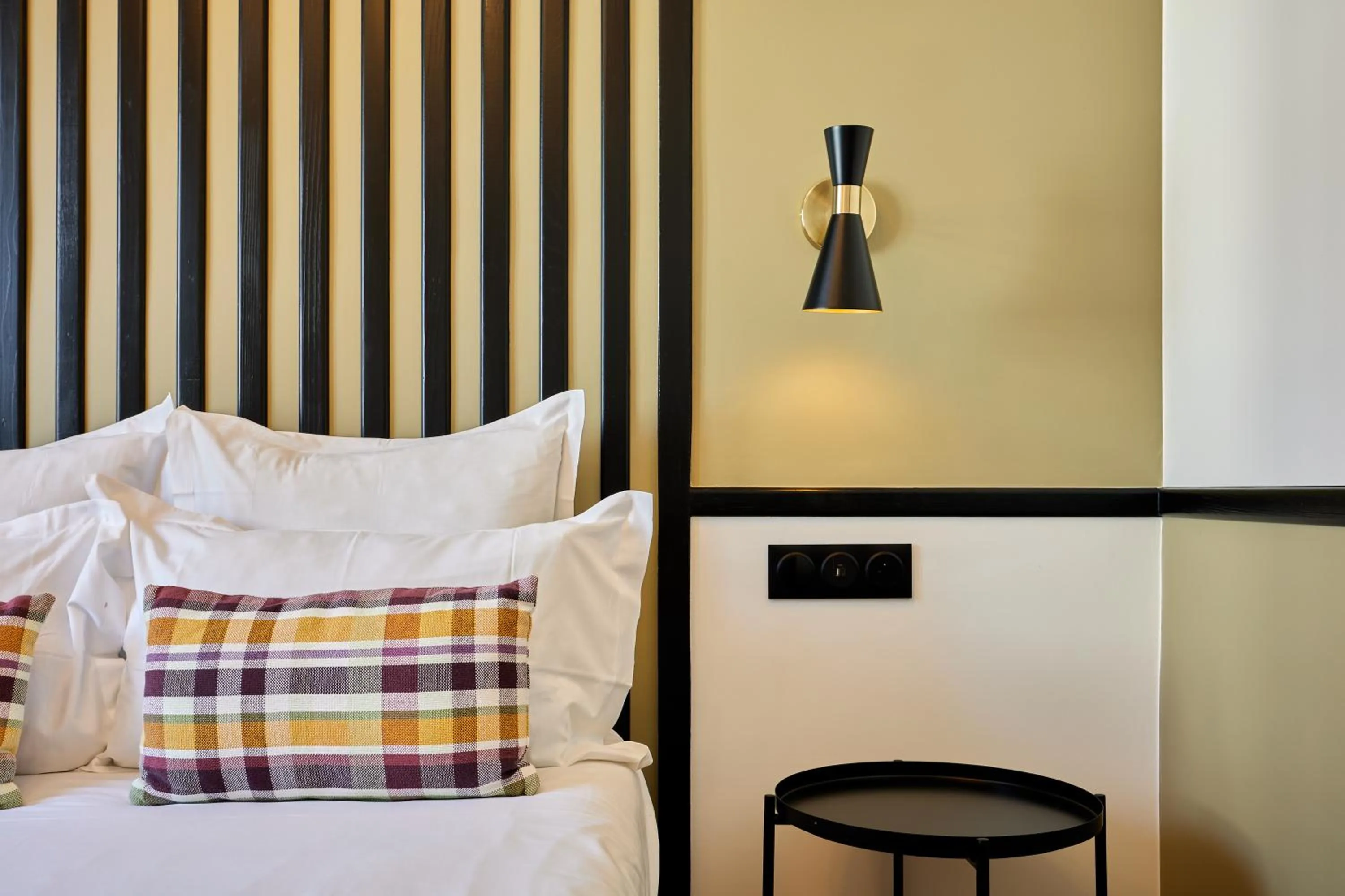 Bed in Hôtel Richelieu, Le Havre Centre-Ville, Perret