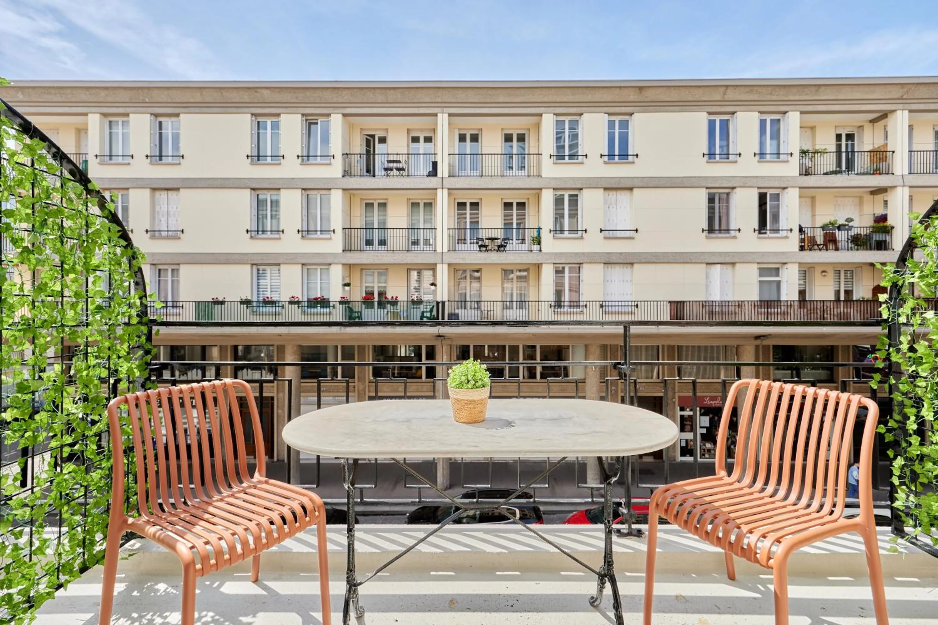 Property building in Hôtel Richelieu, Le Havre Centre-Ville, Perret