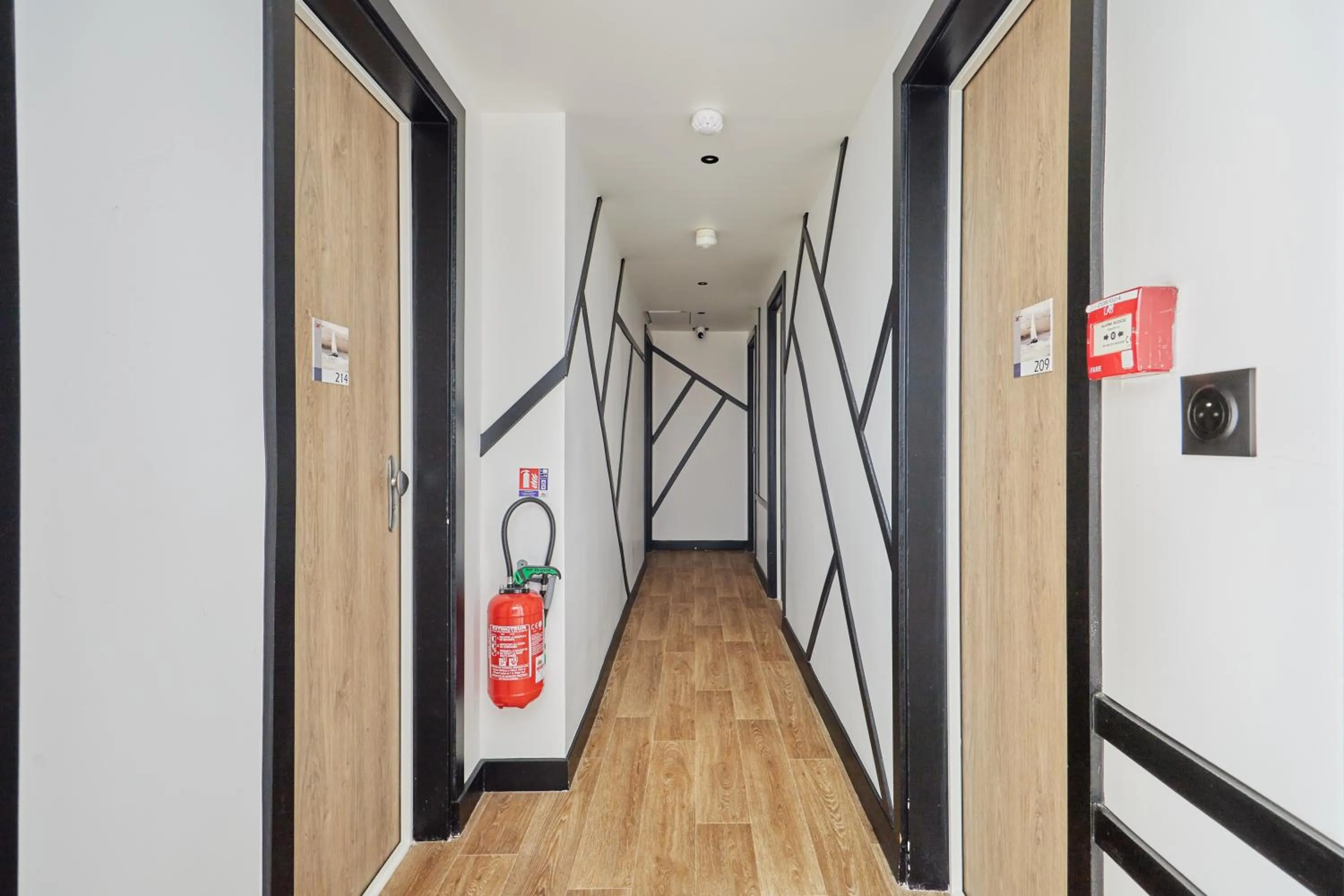 Property building in Hôtel Richelieu, Le Havre Centre-Ville, Perret