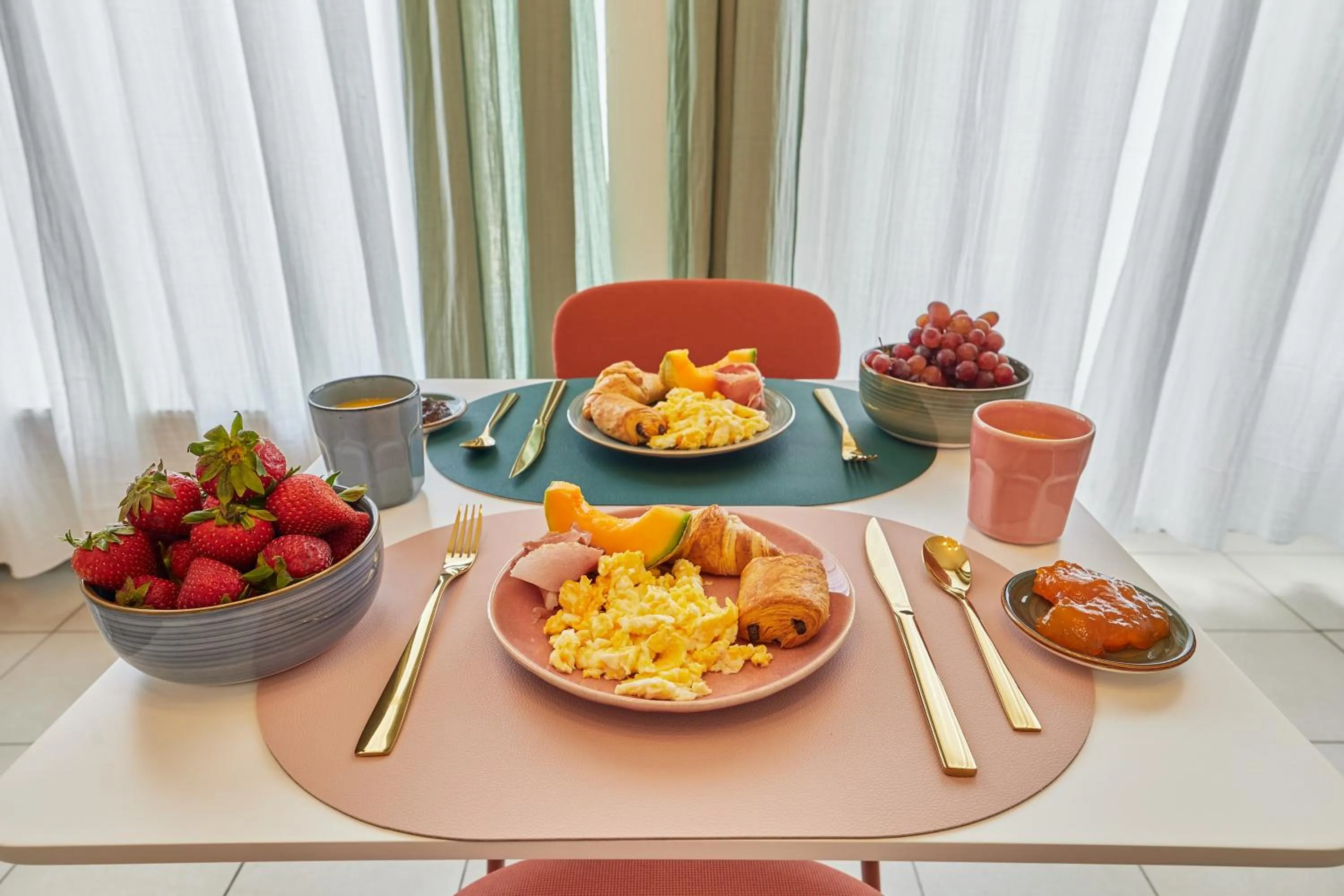 Breakfast in Hôtel Richelieu, Le Havre Centre-Ville, Perret
