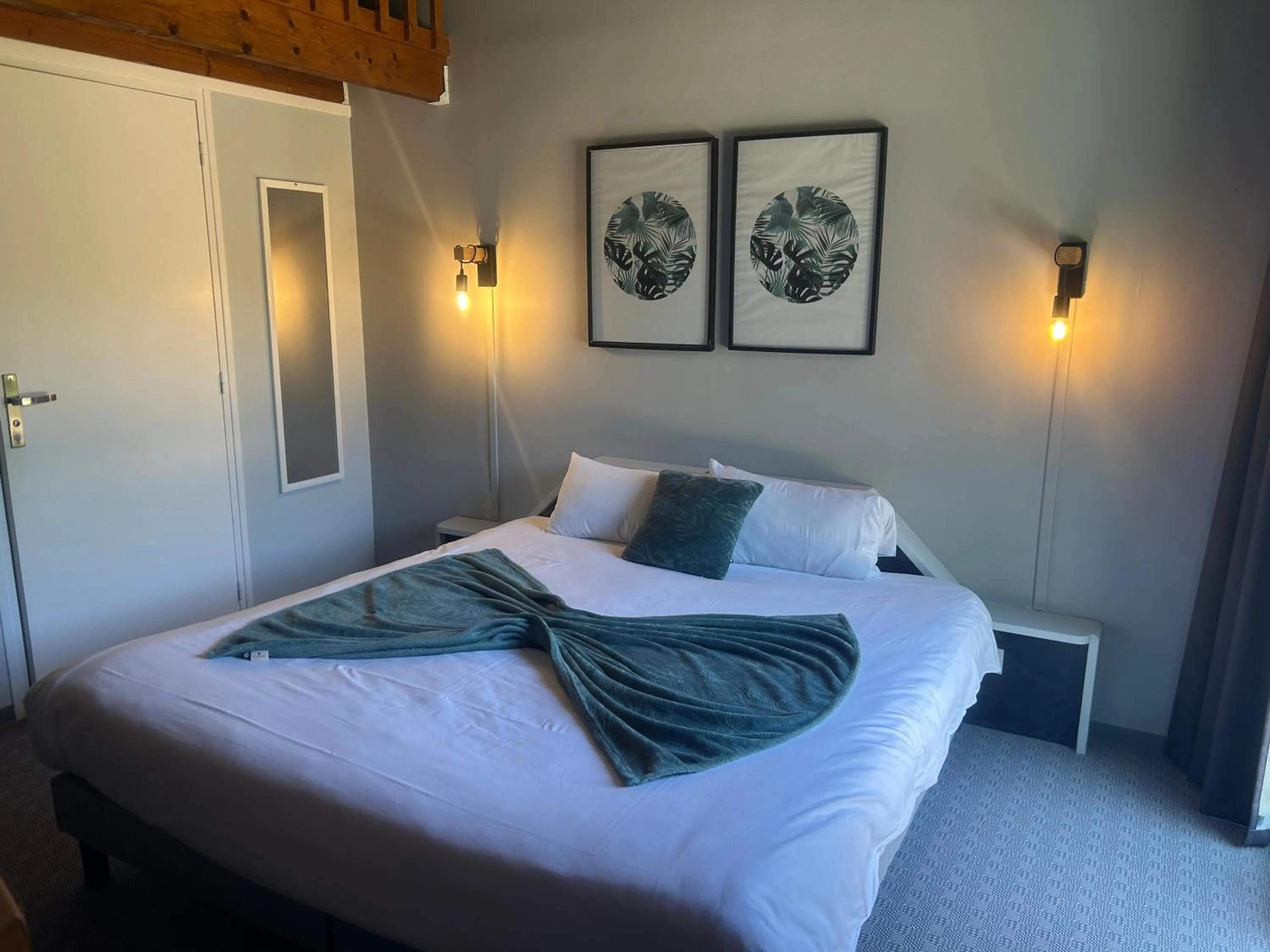 Bed in Les Dineux Village