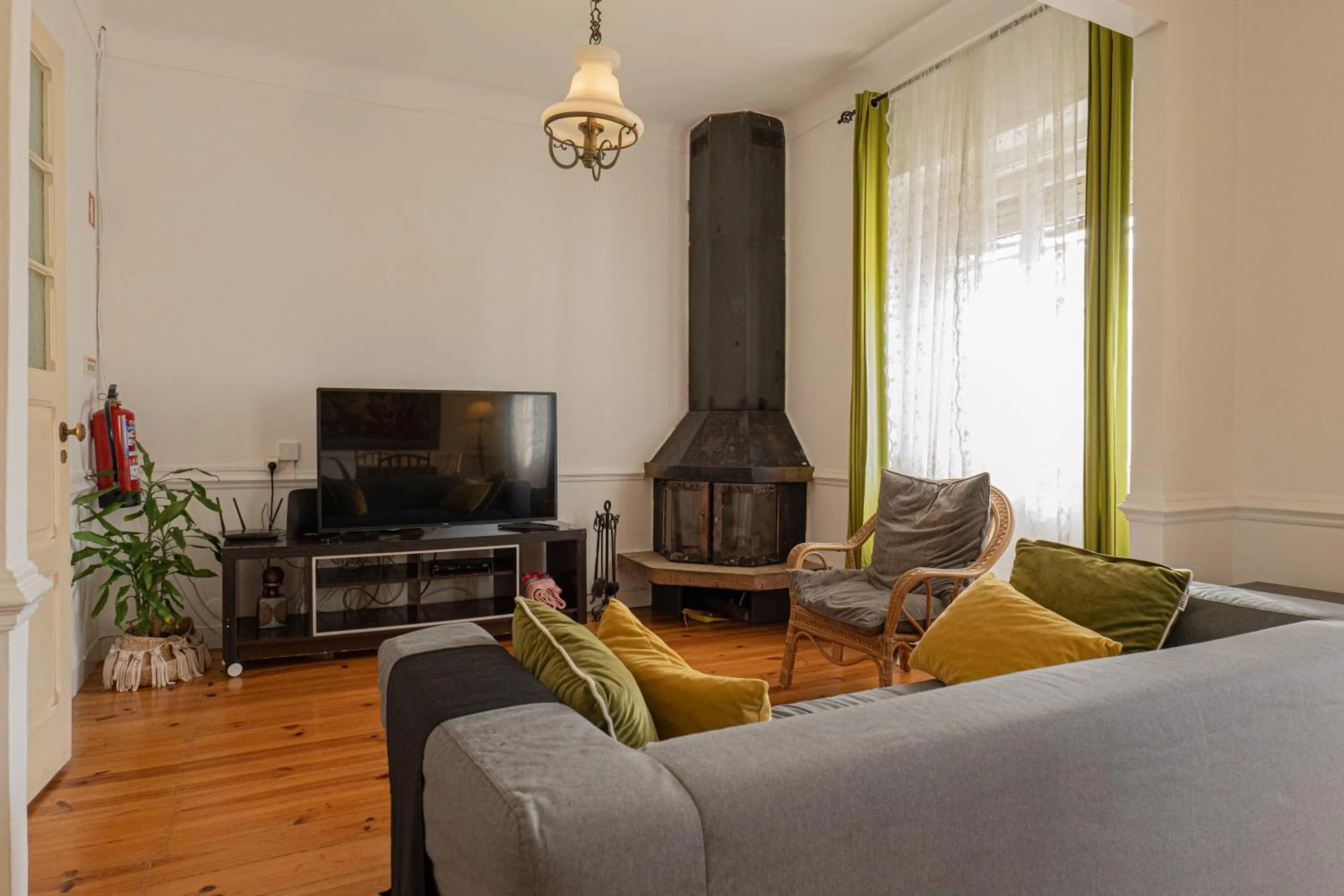 Communal lounge/ TV room in Olive3 Ericeira