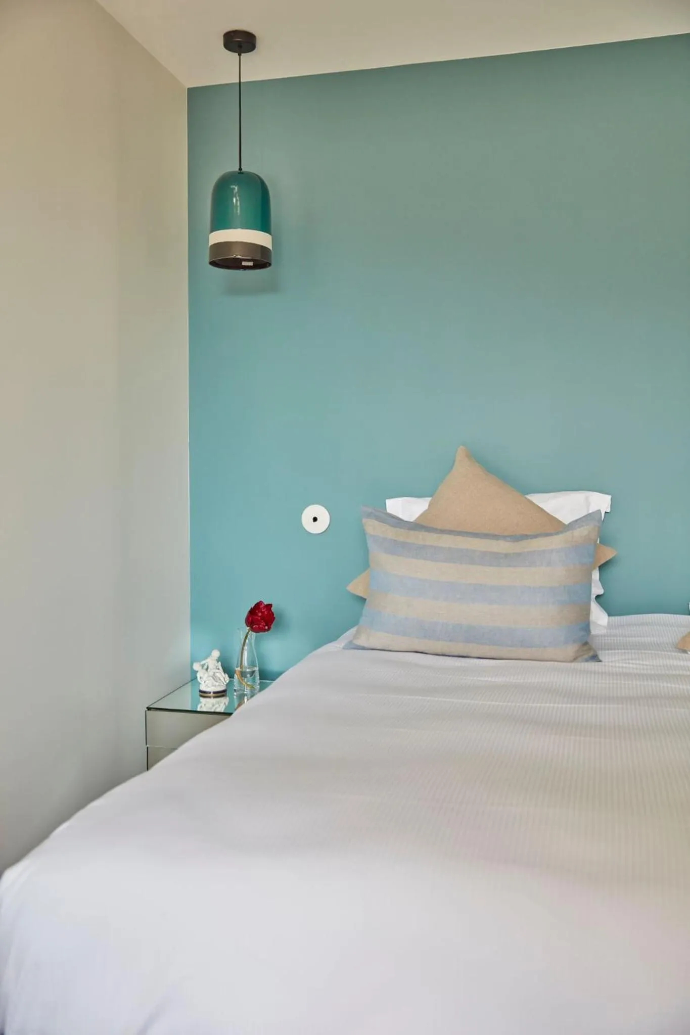 Bed in Manoir de Lan Kérellec