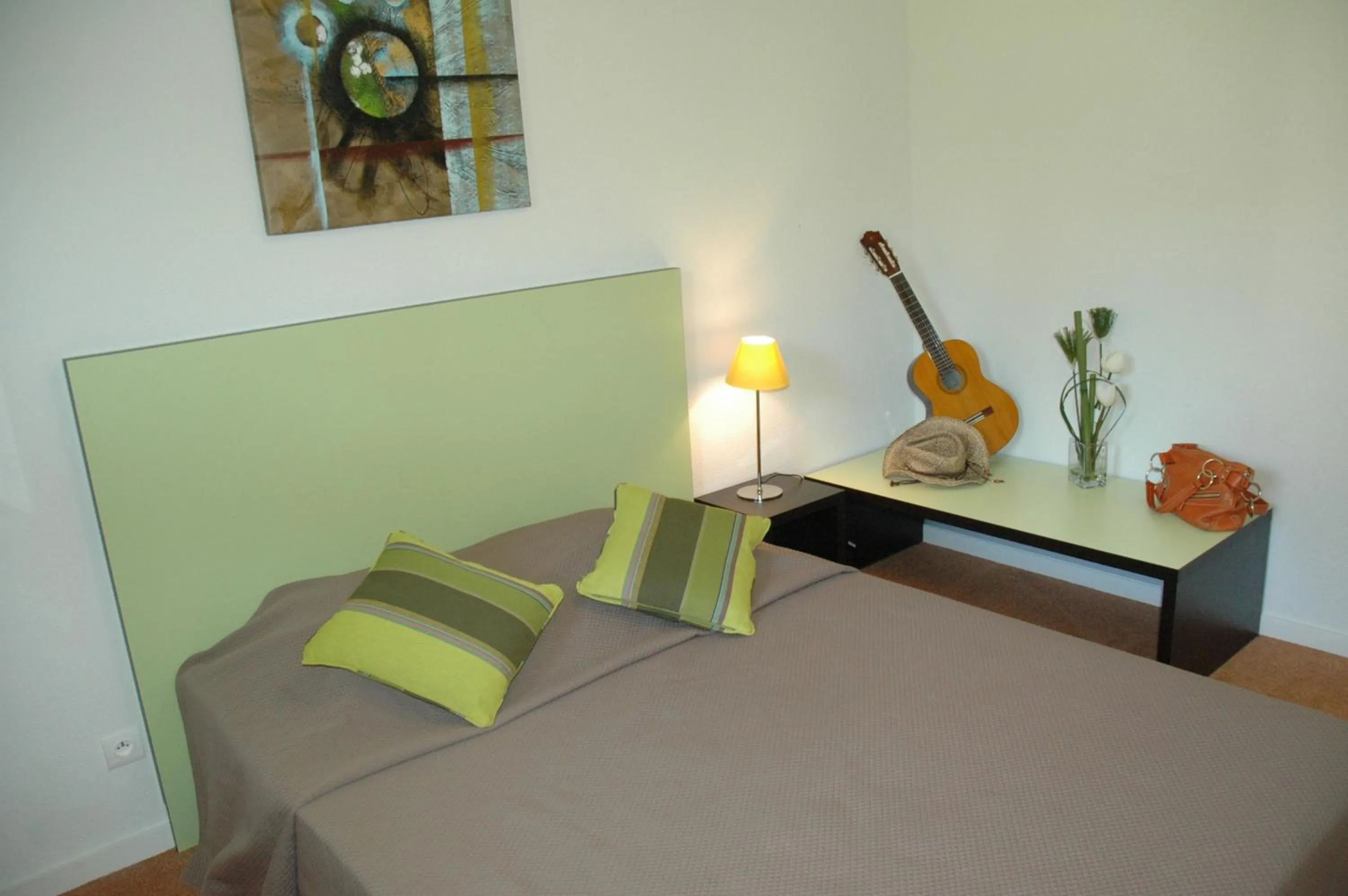 Photo of the whole room, Bed in Adonis Hauts De Honfleur