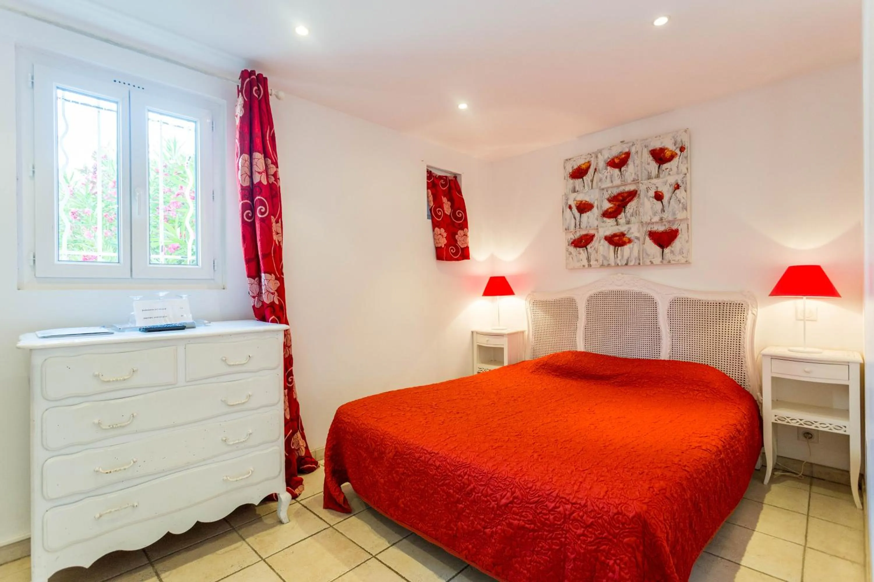 Bed in Hotel Villa Des Anges