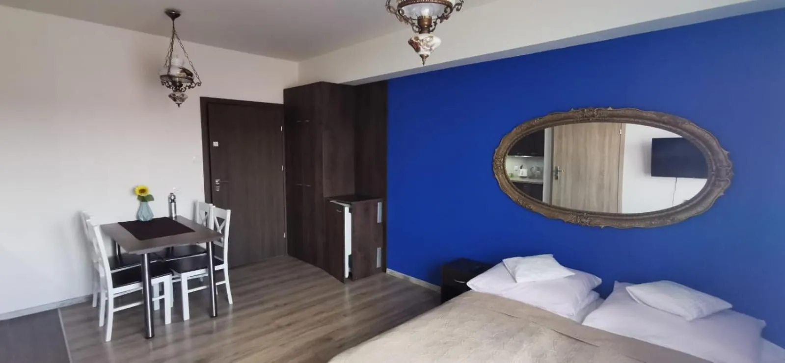 Photo of the whole room, Bed in Dolphin House