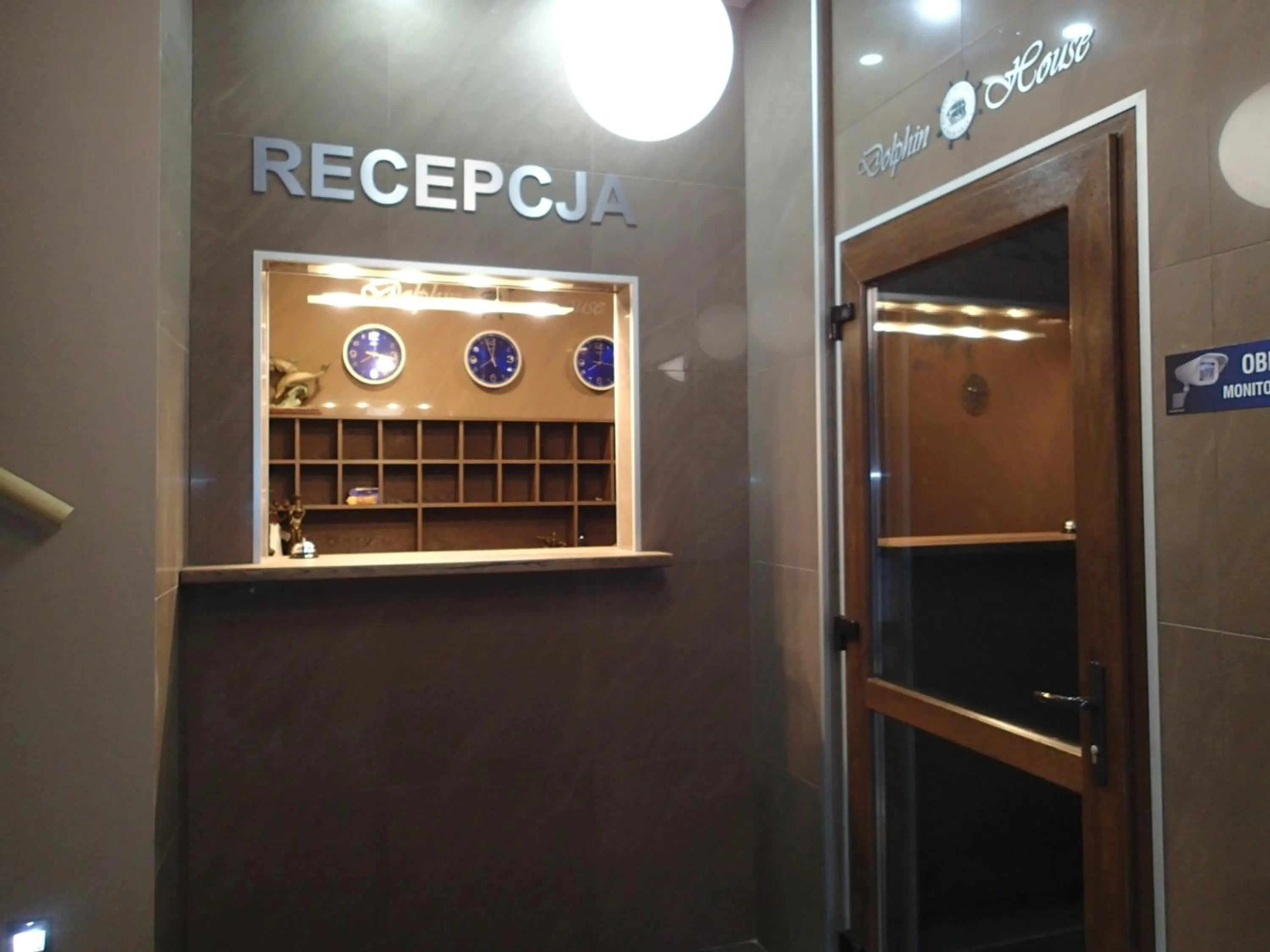 Breakfast in Dolphin House