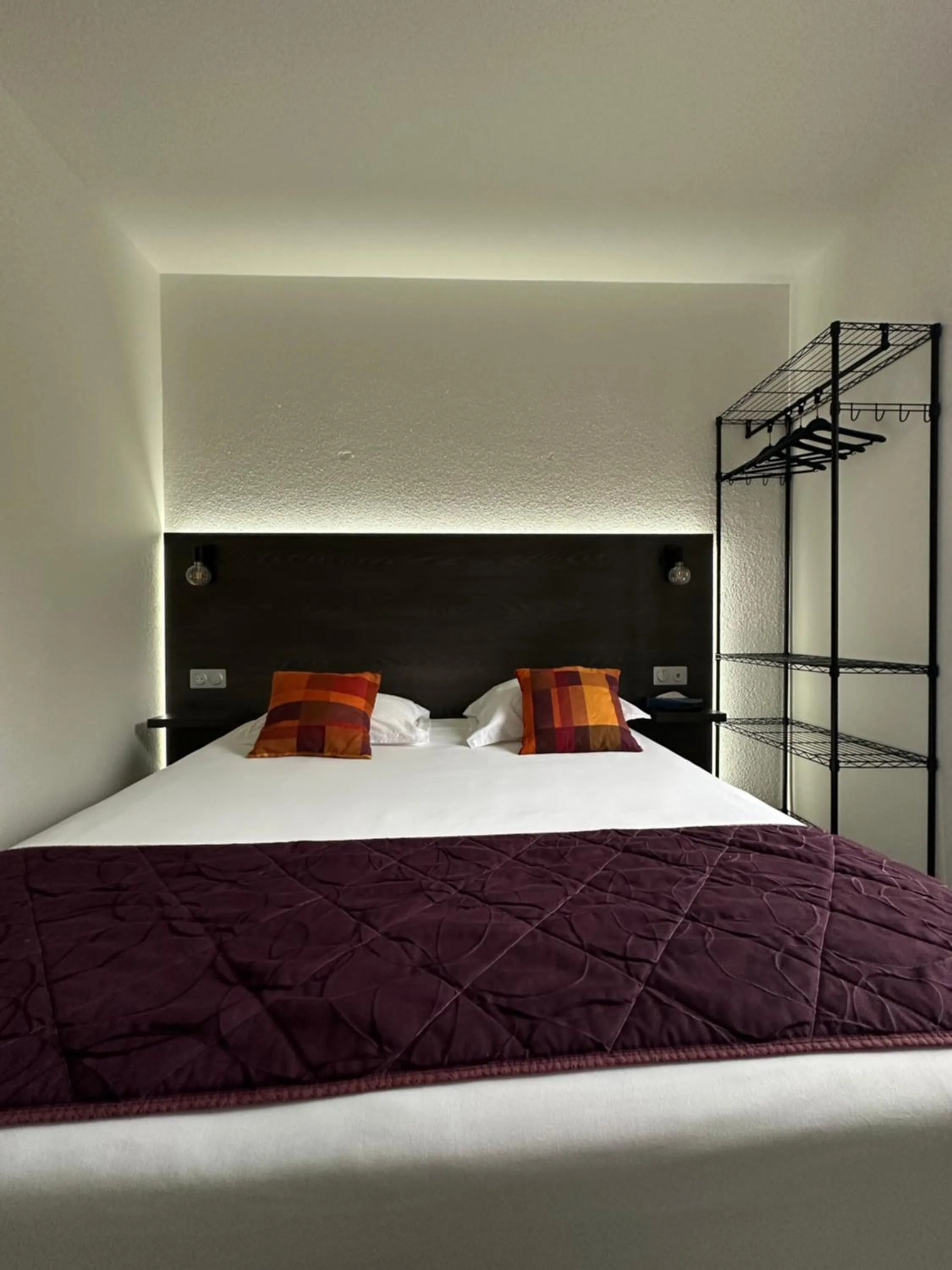 Bed in The Originals Access, Halt'Hotel, Clermont Agnetz