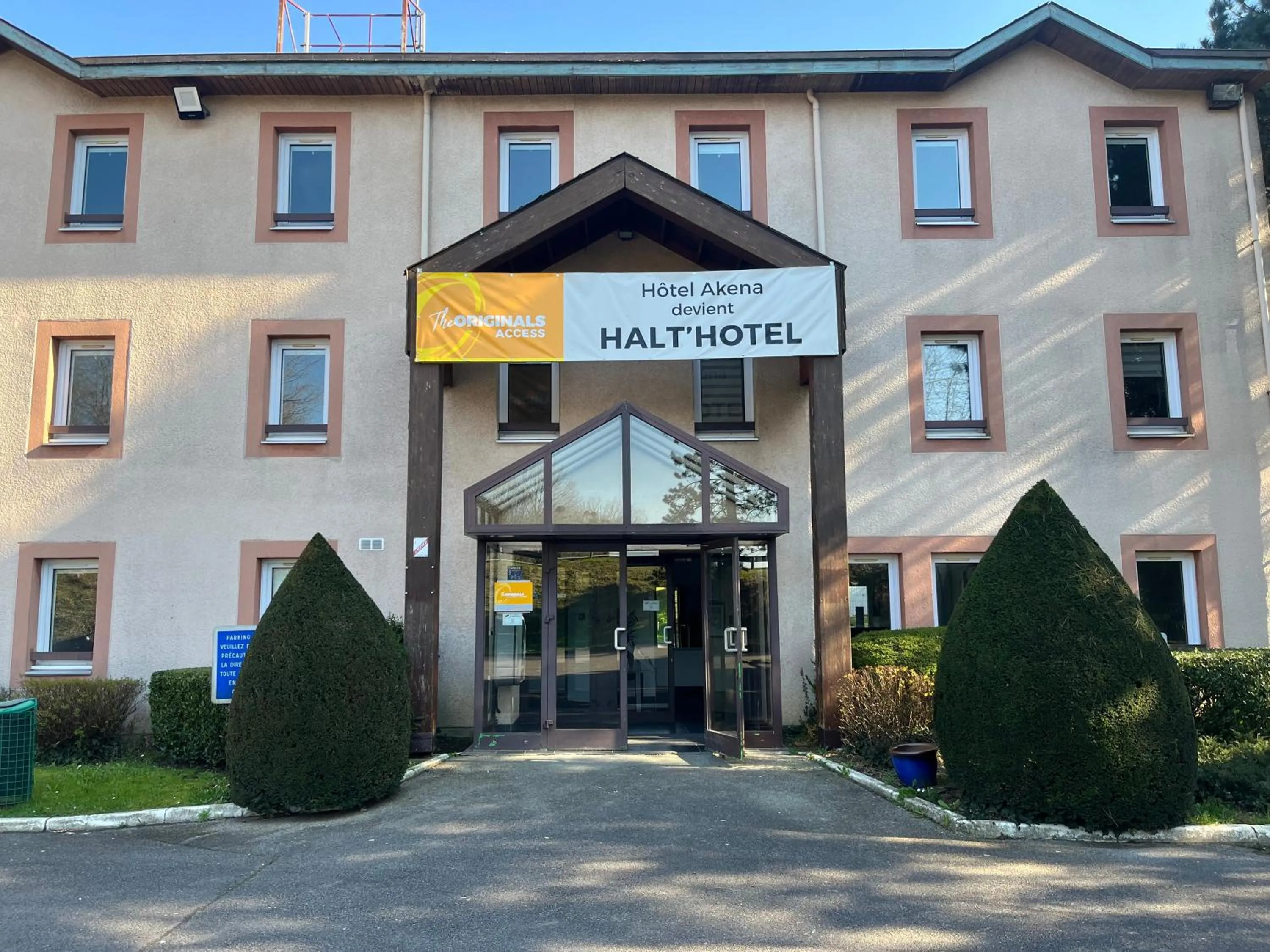 Property building in The Originals Access, Halt'Hotel, Clermont Agnetz