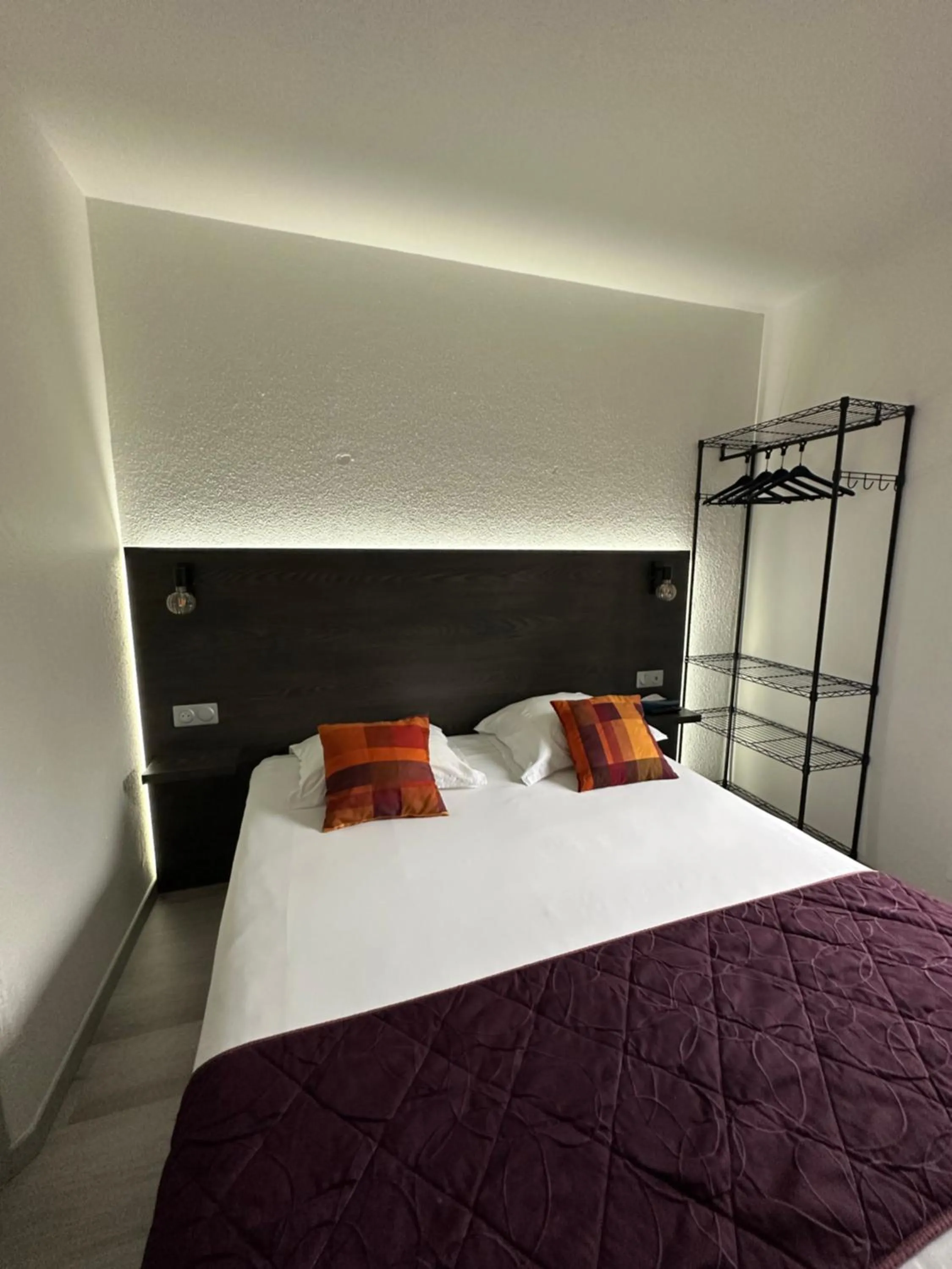 Bed in The Originals Access, Halt'Hotel, Clermont Agnetz