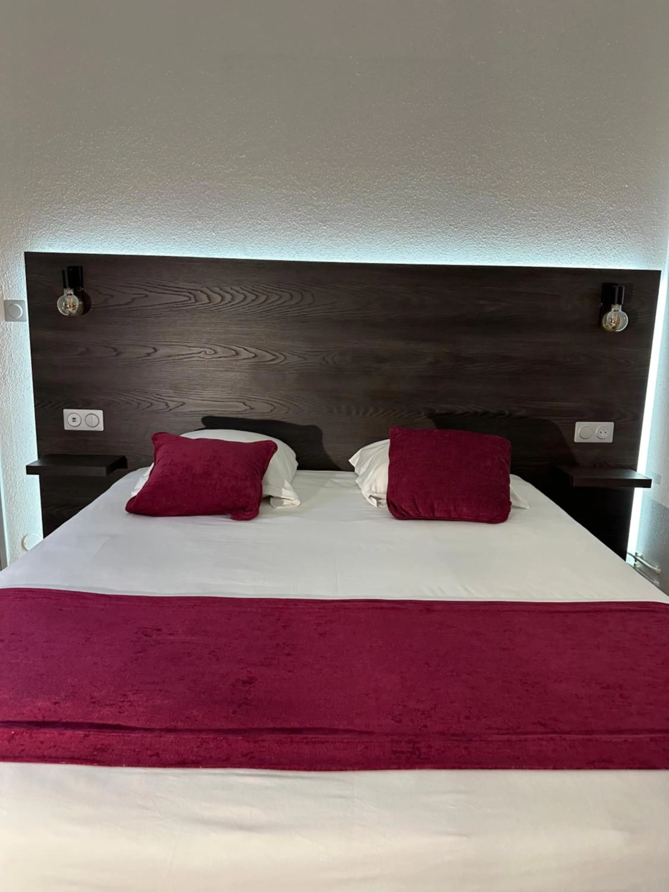 Bed in The Originals Access, Halt'Hotel, Clermont Agnetz