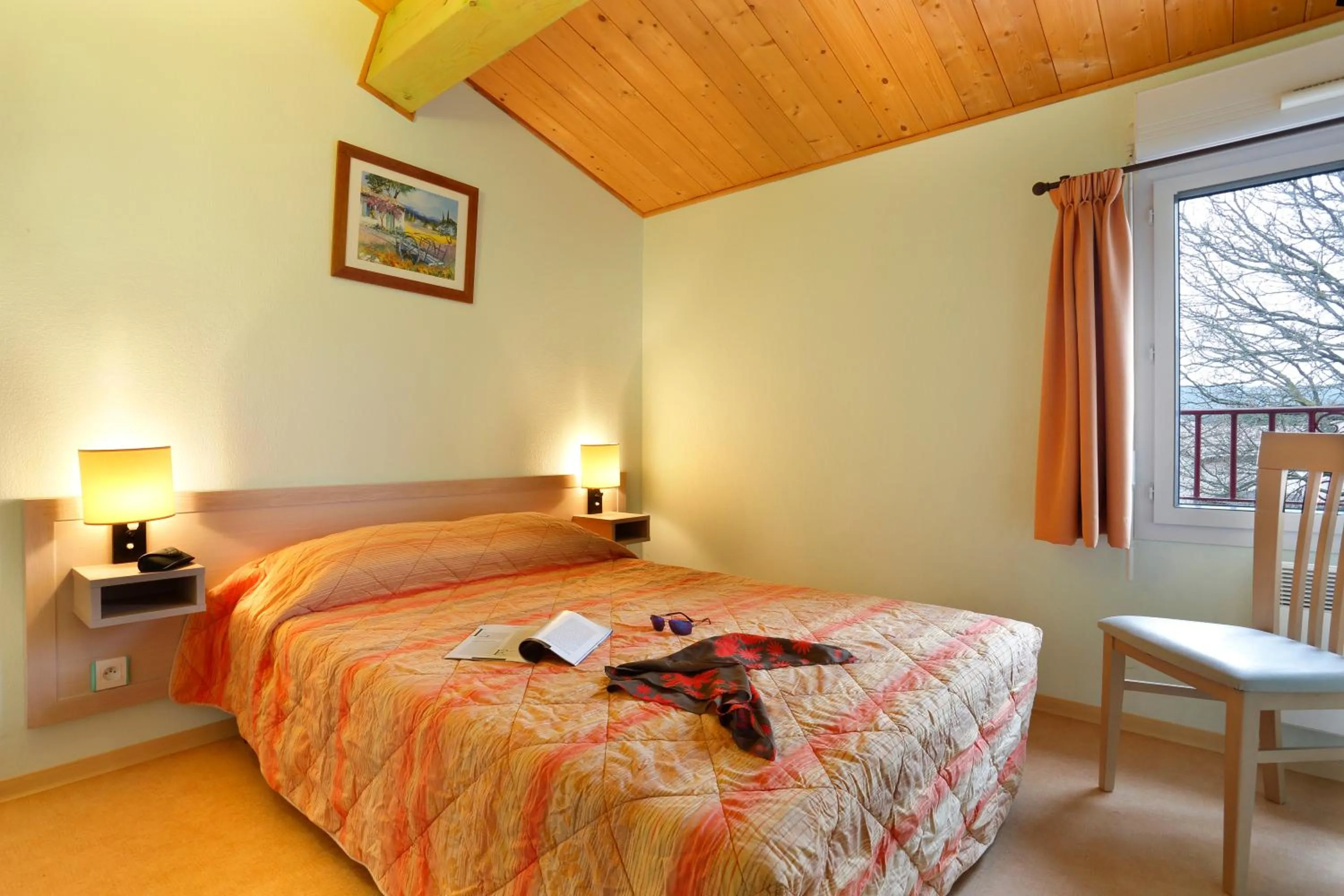 Bedroom, Bed in Vacancéole - Les Bastides de Fayence