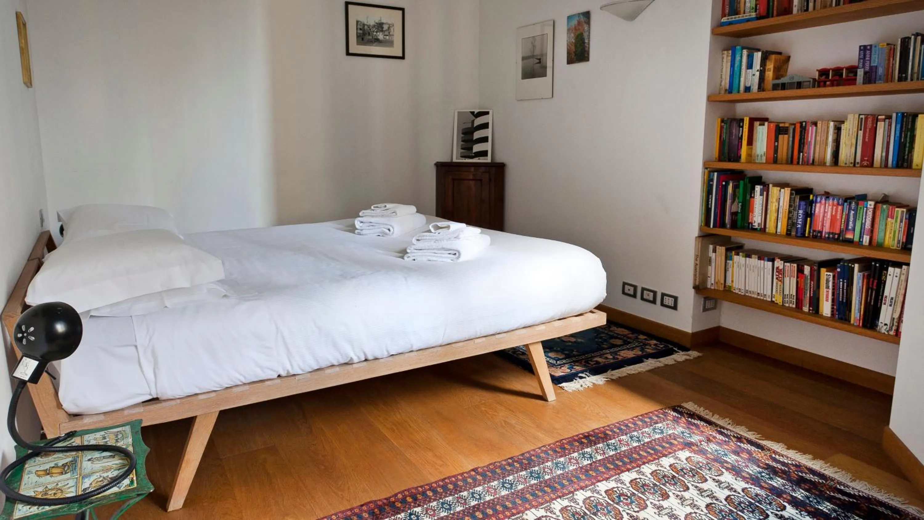 Bedroom, Bed in Italianway - Vincenzo Monti 52