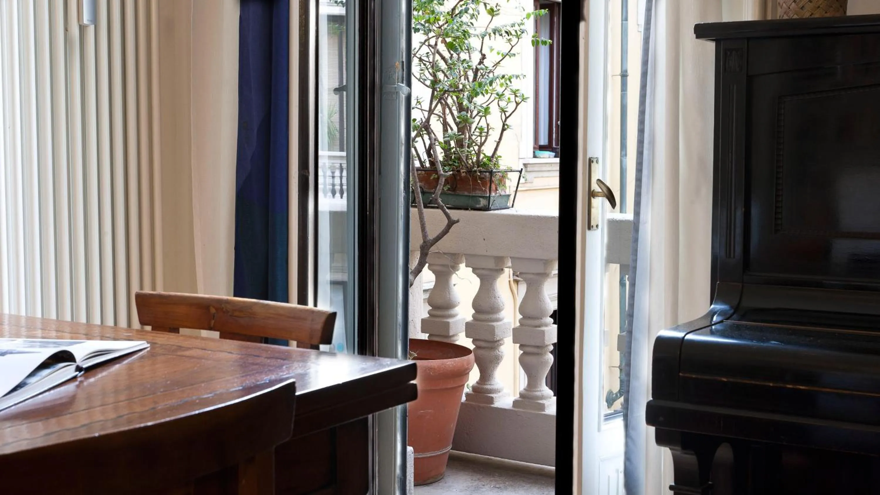 Living room in Italianway - Vincenzo Monti 52