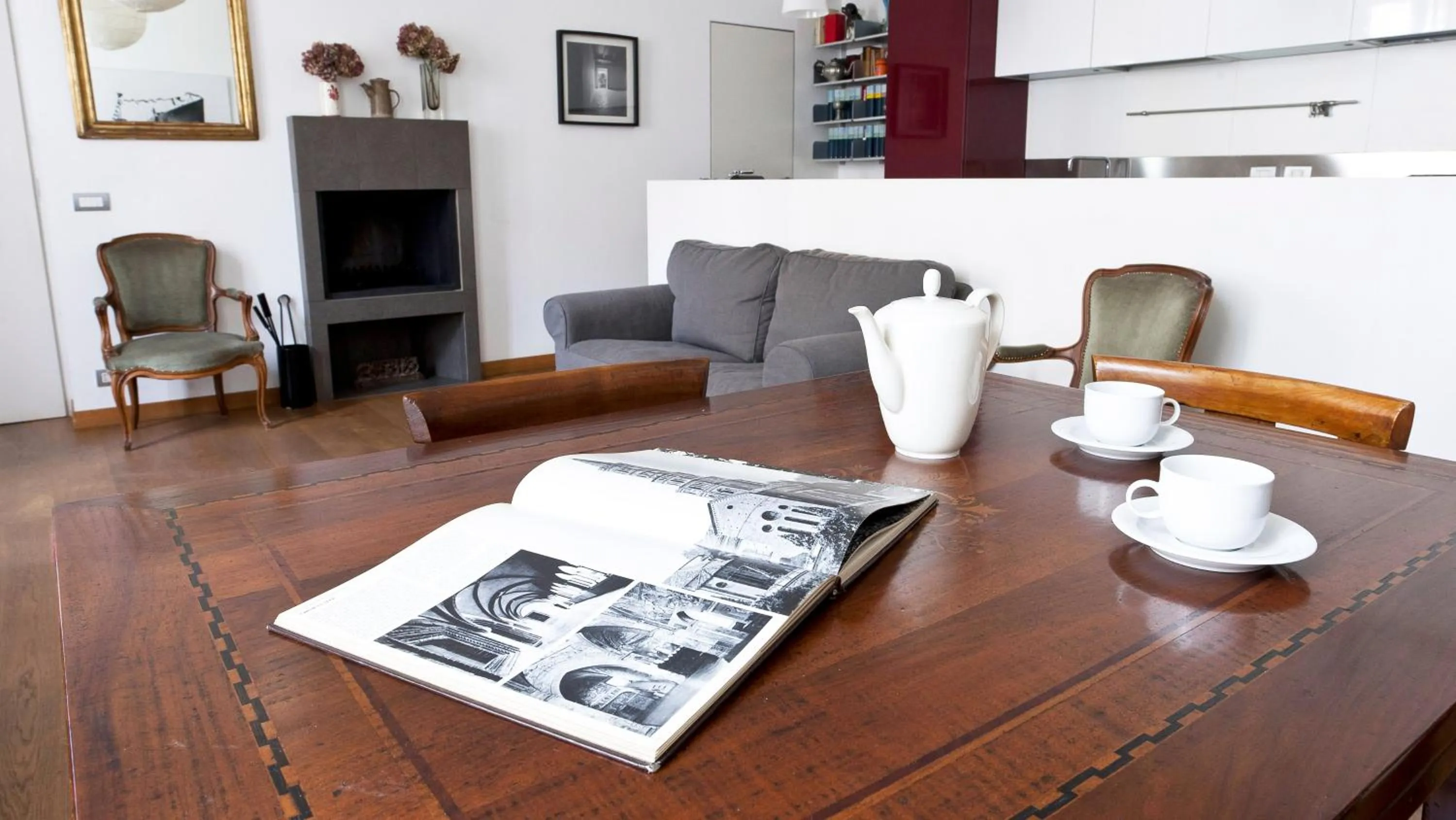 Living room in Italianway - Vincenzo Monti 52