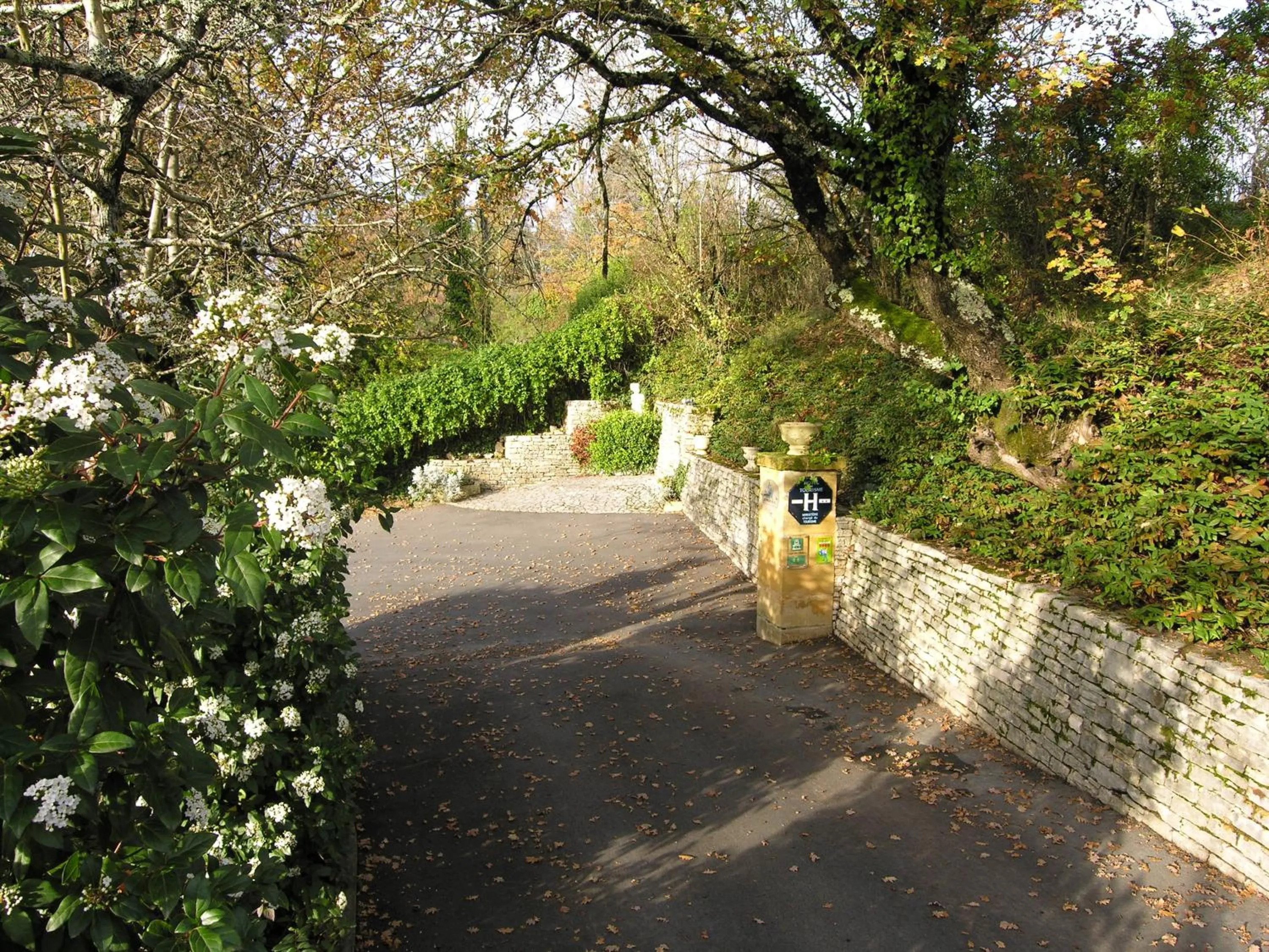 Facade/entrance in Hotel de la Pagézie