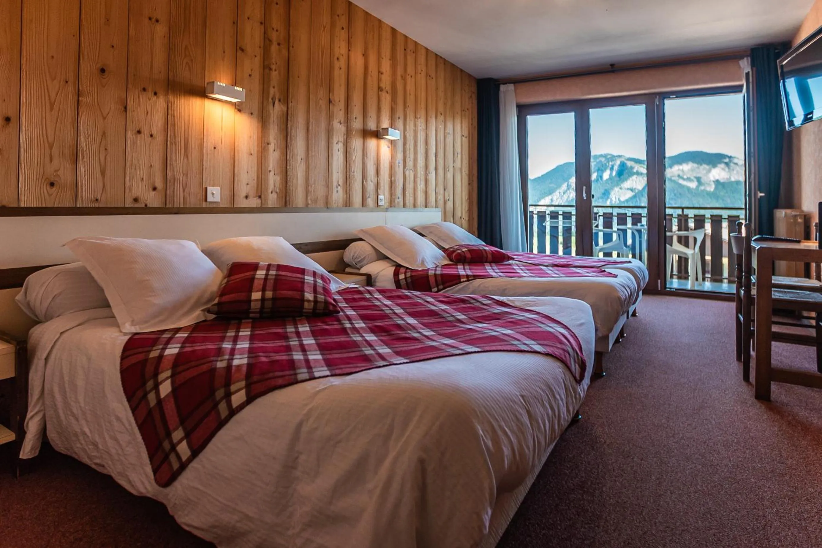 Mountain view, Bed in Hôtel Le Christania