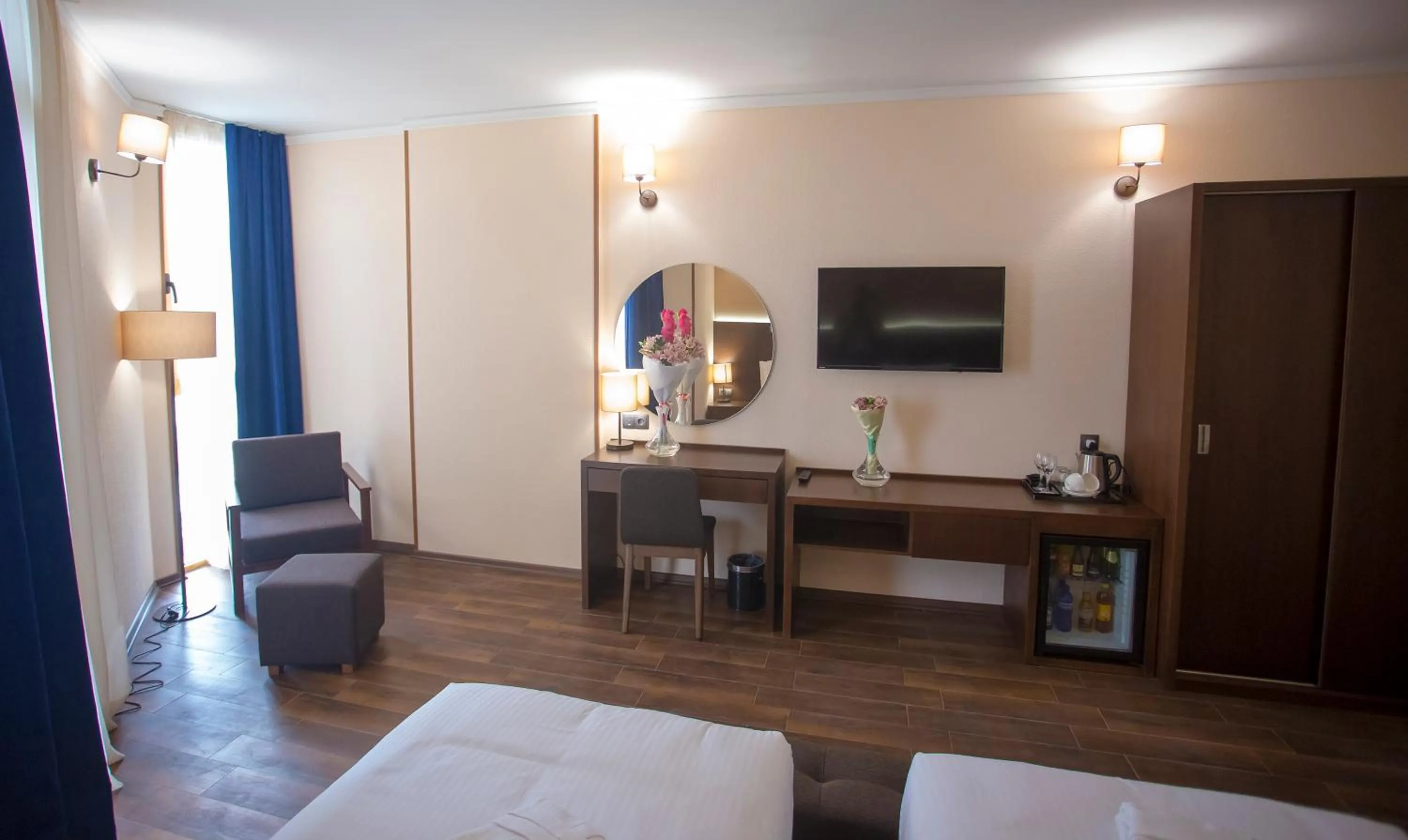 TV and multimedia, Bed in Hotel Corner Inn